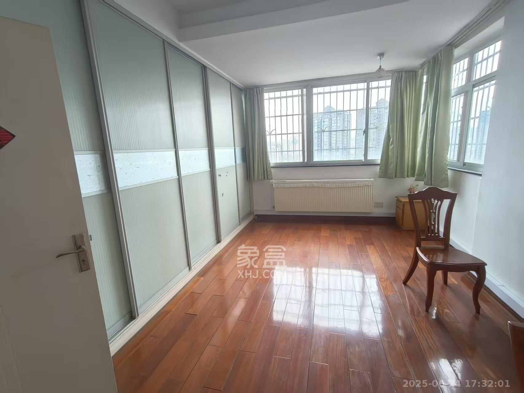 丰泉家园  3室1厅1卫    4200.0元/月 丰泉家园  3室1厅1卫    4200.0元/月室内图