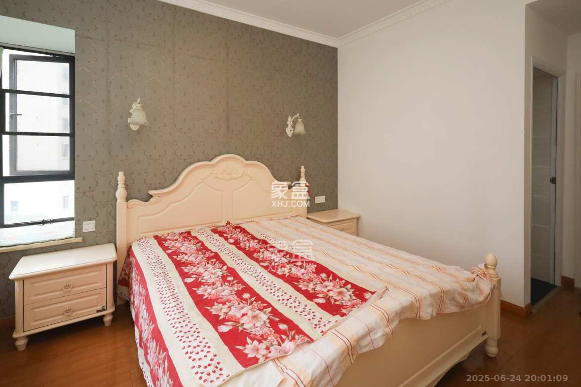 恒鑫山水卿卿  3室2厅2卫    105.0万 恒鑫山水卿卿  3室2厅2卫    105.0万卧室