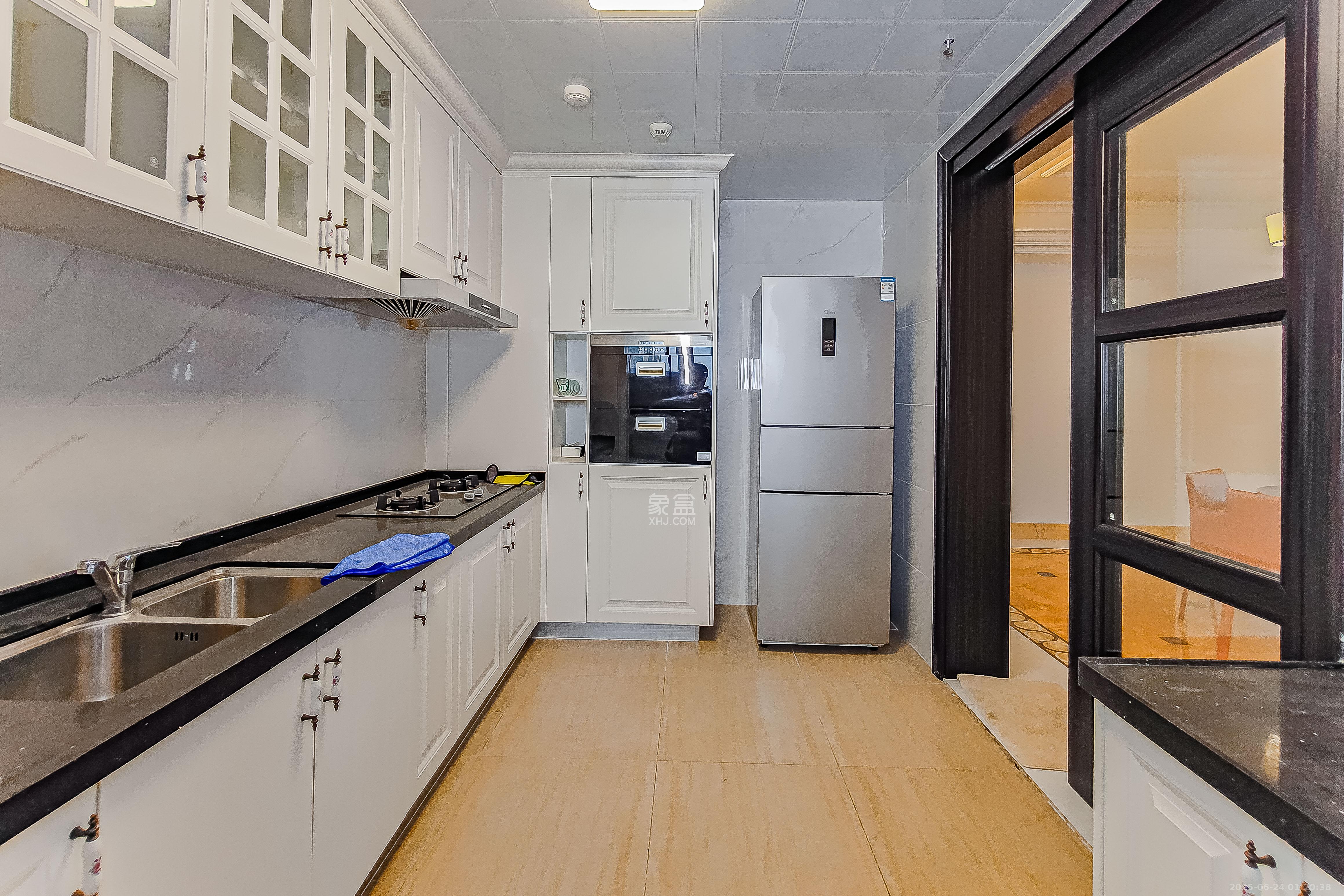 碧桂园威尼斯城 4室3厅3卫 260.0万 碧桂园威尼斯城 4室3厅3卫 260.0万厨房