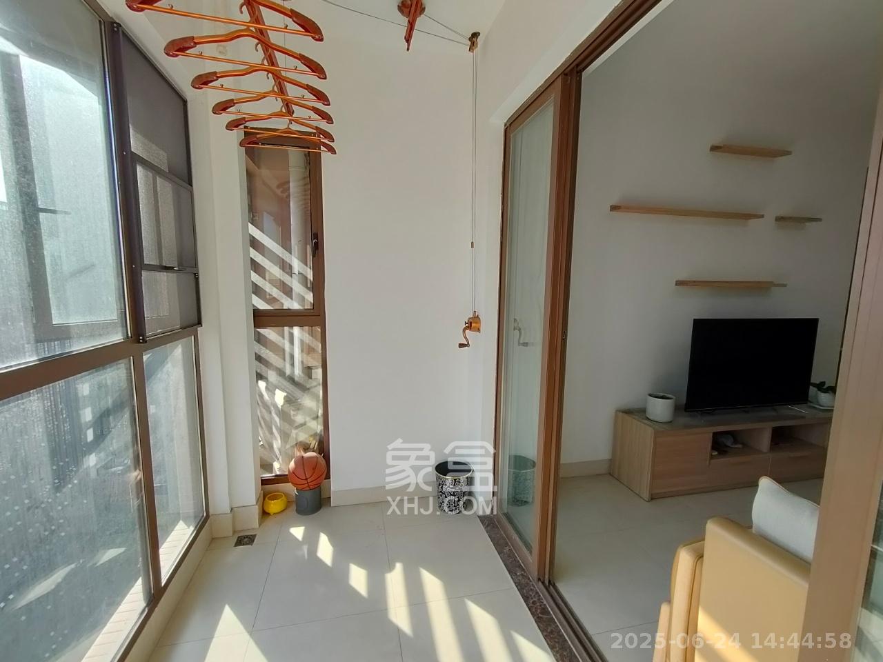 第六都（陆都小区）  3室2厅1卫   3400.00元/月室内图