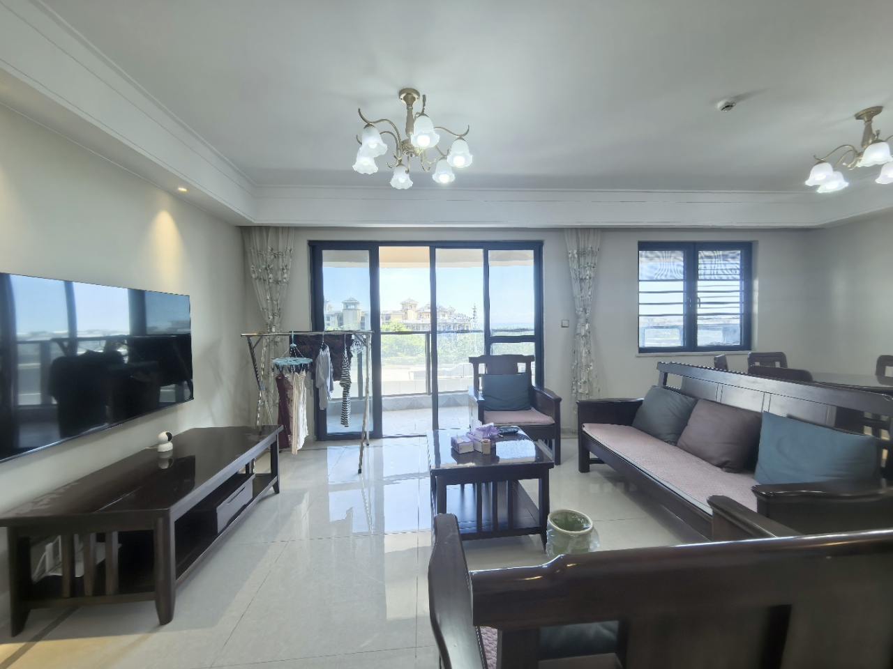 大华锦绣海岸三期 3室2厅2卫 3500.0元/月 大华锦绣海岸三期 3室2厅2卫 3500.0元/月户型图