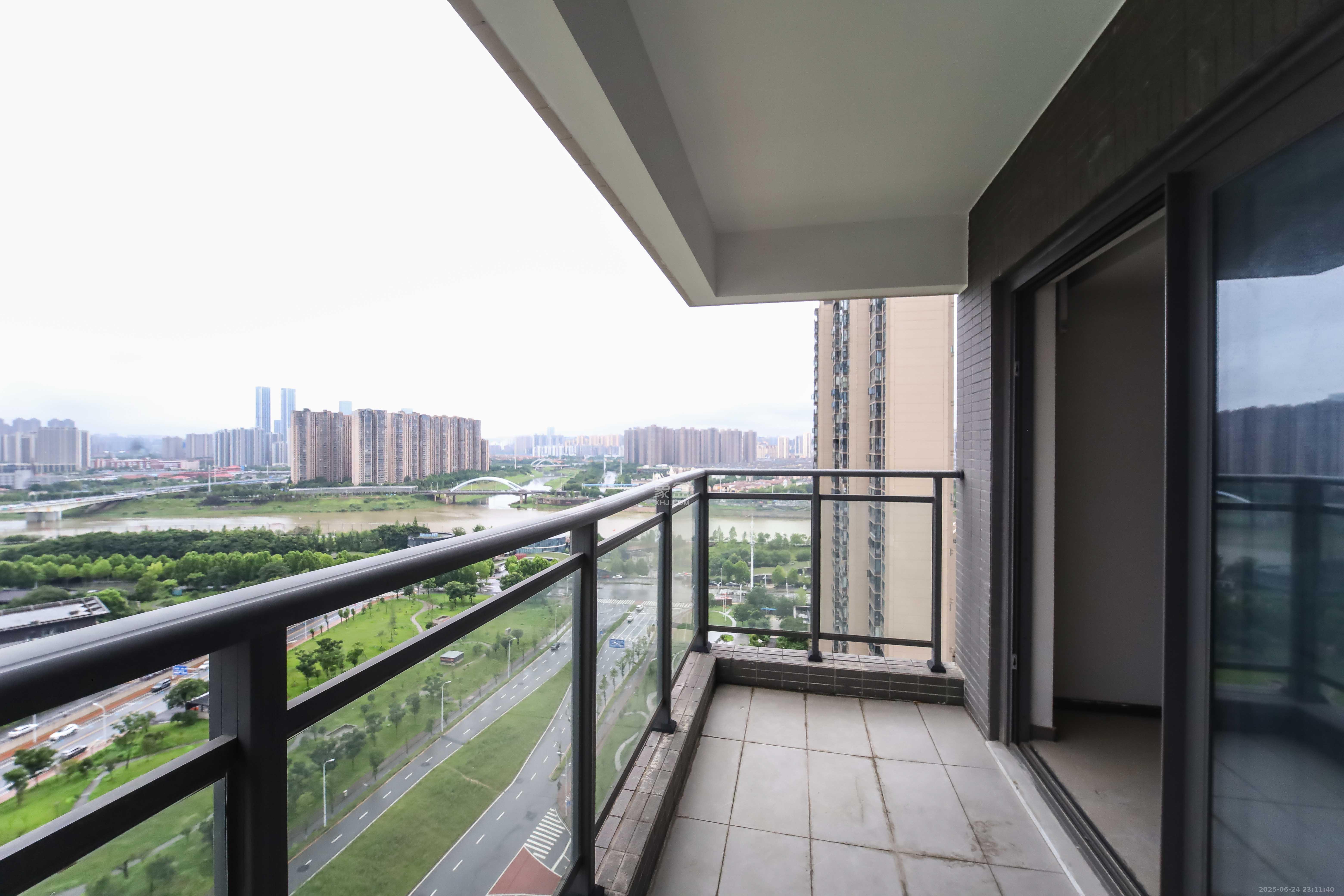 时代印记（长沙时代印记花园）  3室2厅2卫   171.00万阳台