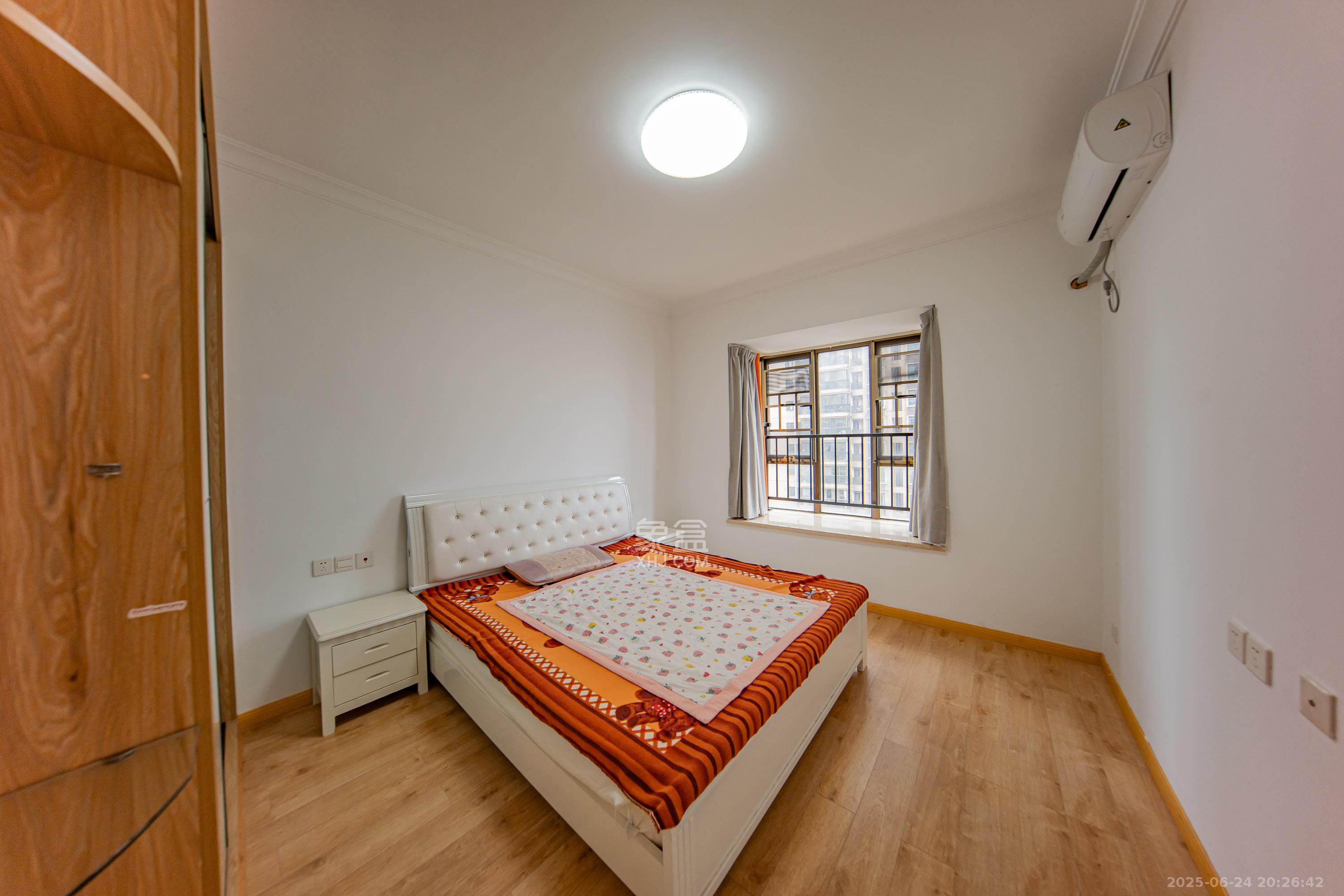 江山帝景哈佛 3室2厅1卫 91.88万 江山帝景哈佛 3室2厅1卫 91.88万卧室