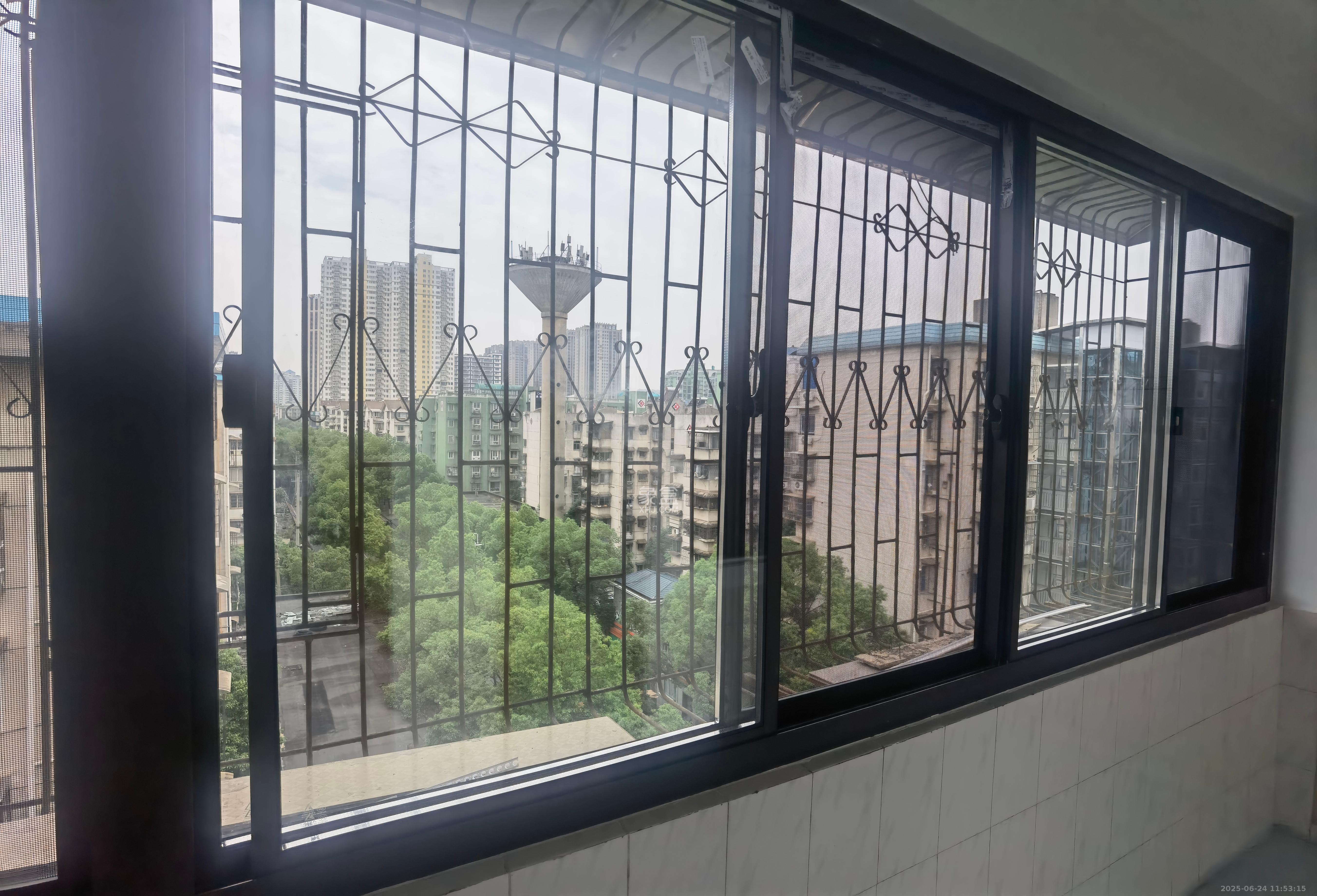 荷花园市直教师村（长沙市教育局直属教师二村）  3室2厅1卫   1850.00元/月室内图