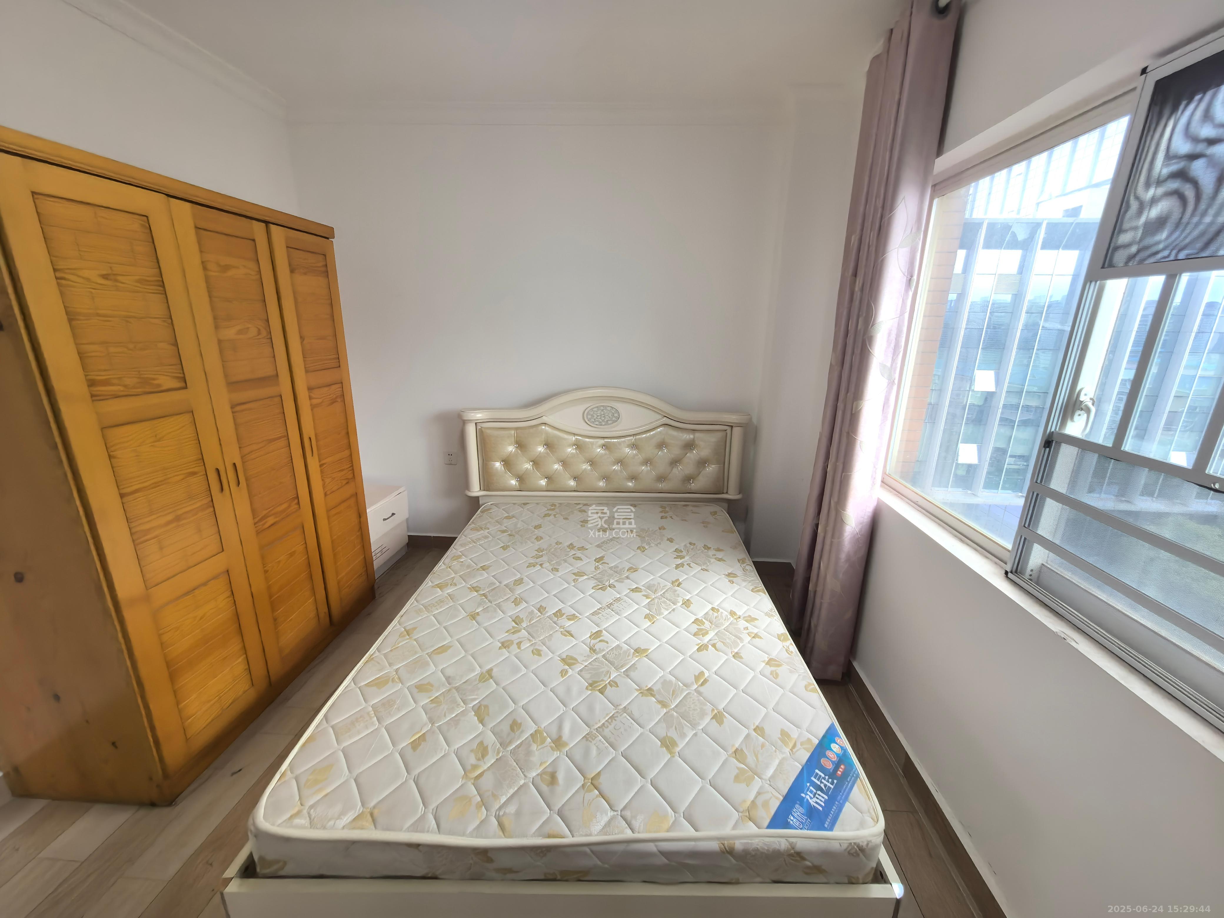 杜花嘉苑(杜花苑) 2室2厅1卫 2600.0元/月 杜花嘉苑(杜花苑) 2室2厅1卫 2600.0元/月室内图