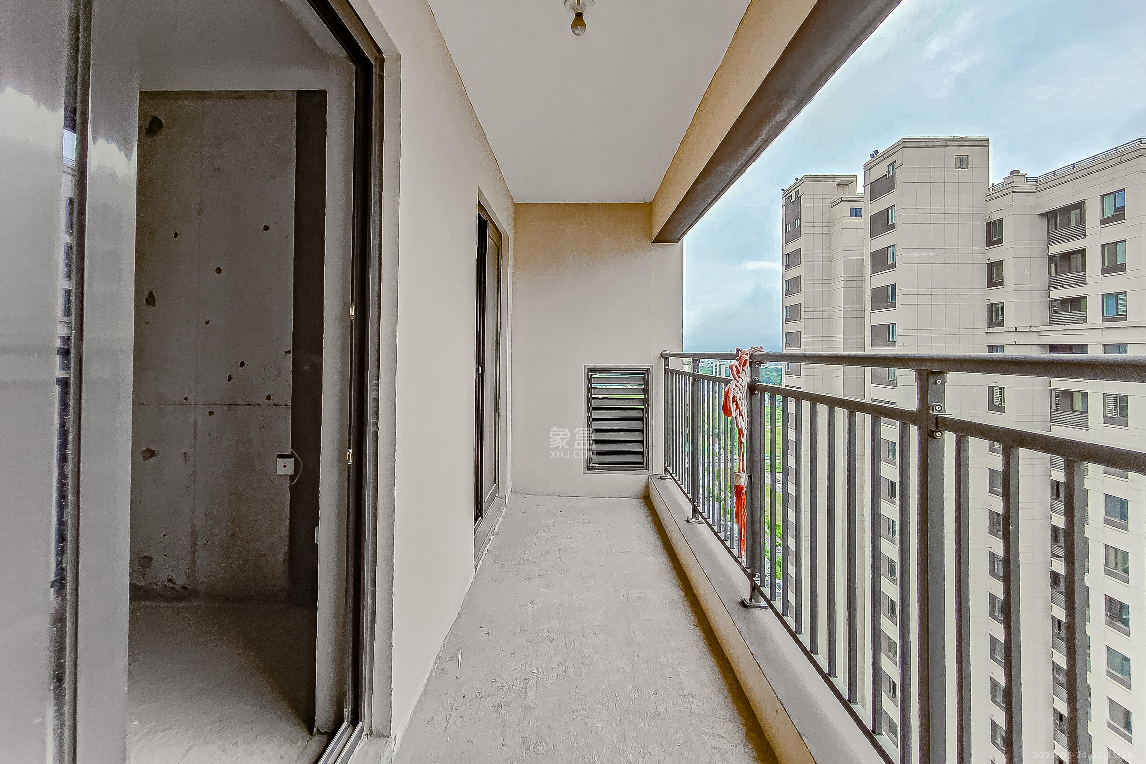 旭辉美的东樾城 4室2厅2卫 102.8万 旭辉美的东樾城 4室2厅2卫 102.8万阳台