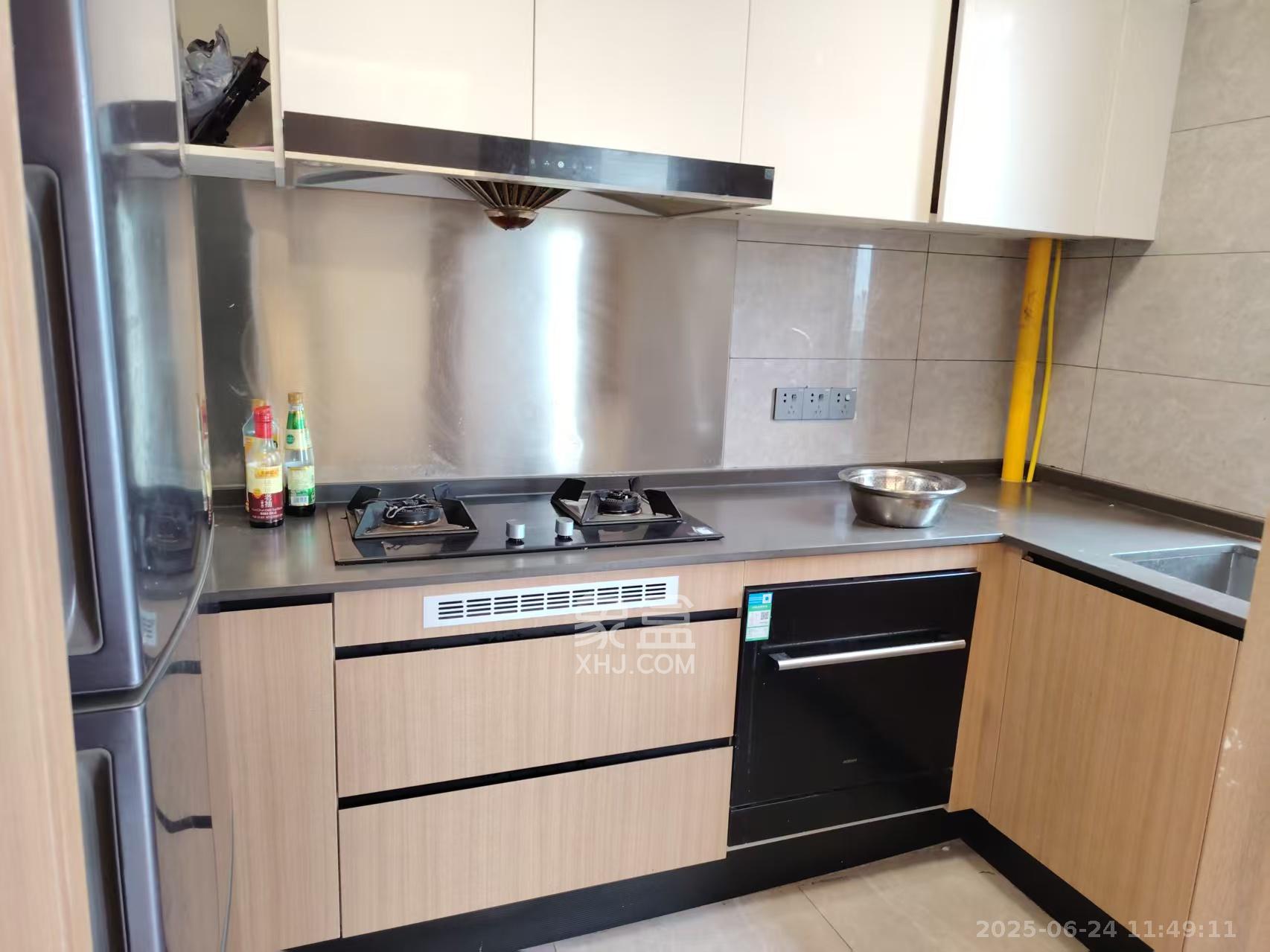 爱家当代境 6室1厅2卫 3600.0元/月 爱家当代境 6室1厅2卫 3600.0元/月室内图