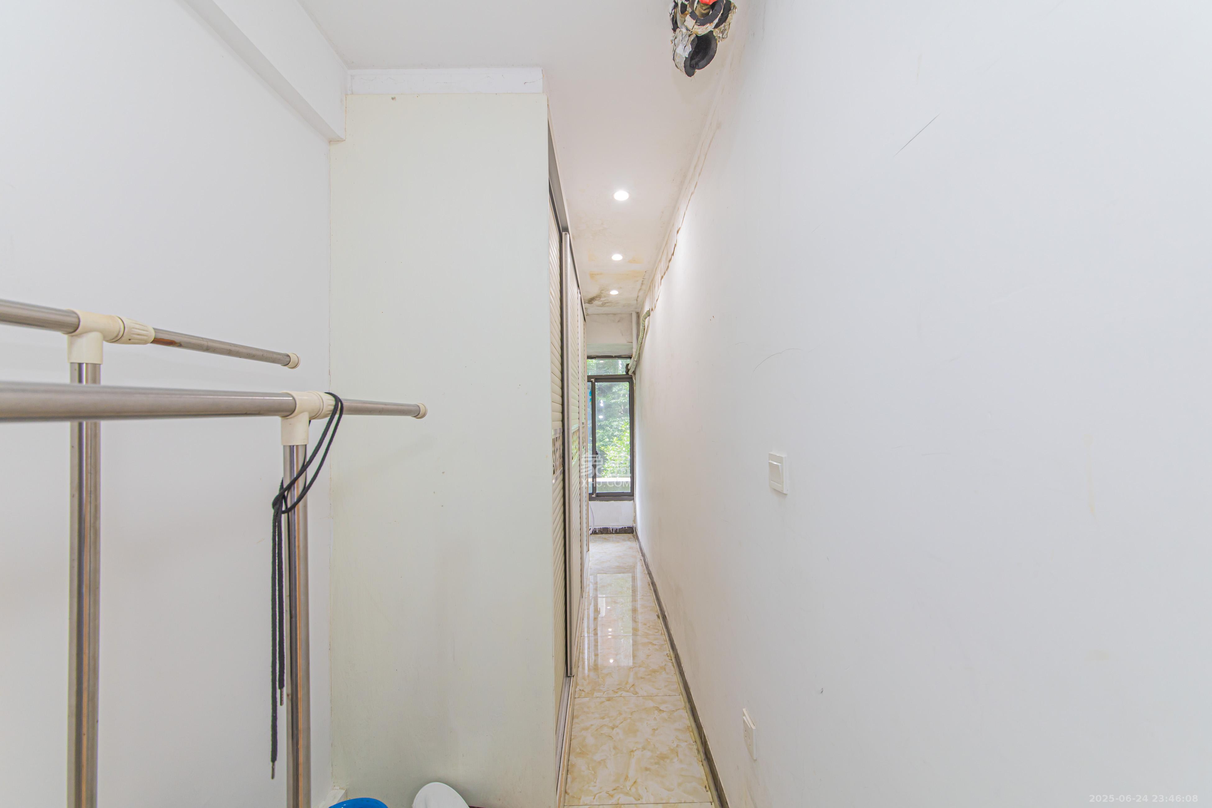 绿地公馆(绿地名邸) 1室1厅1卫 45.5万 绿地公馆(绿地名邸) 1室1厅1卫 45.5万阳台