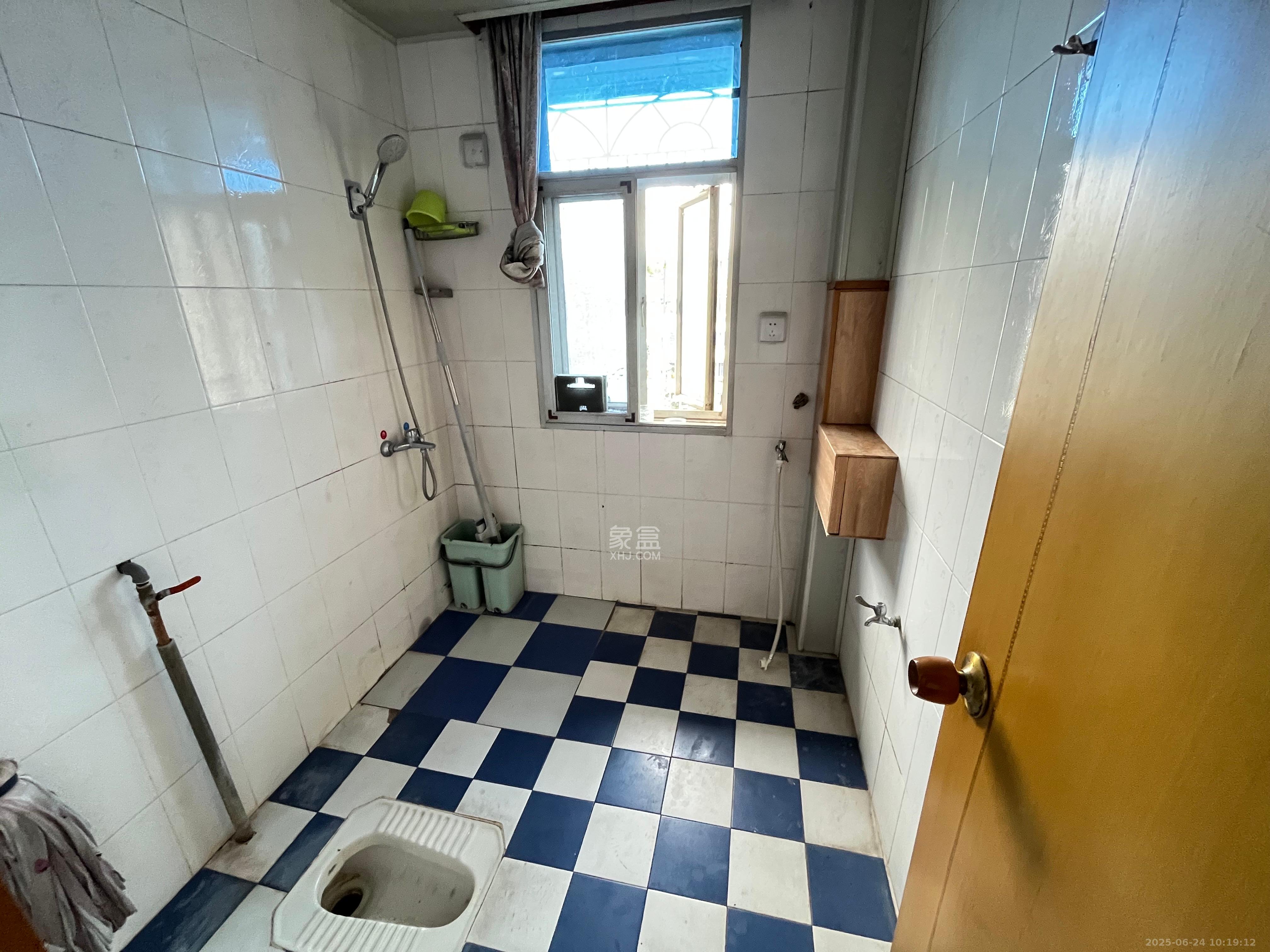 鸿园小区 3室2厅1卫 2000.0元/月 鸿园小区 3室2厅1卫 2000.0元/月室内图