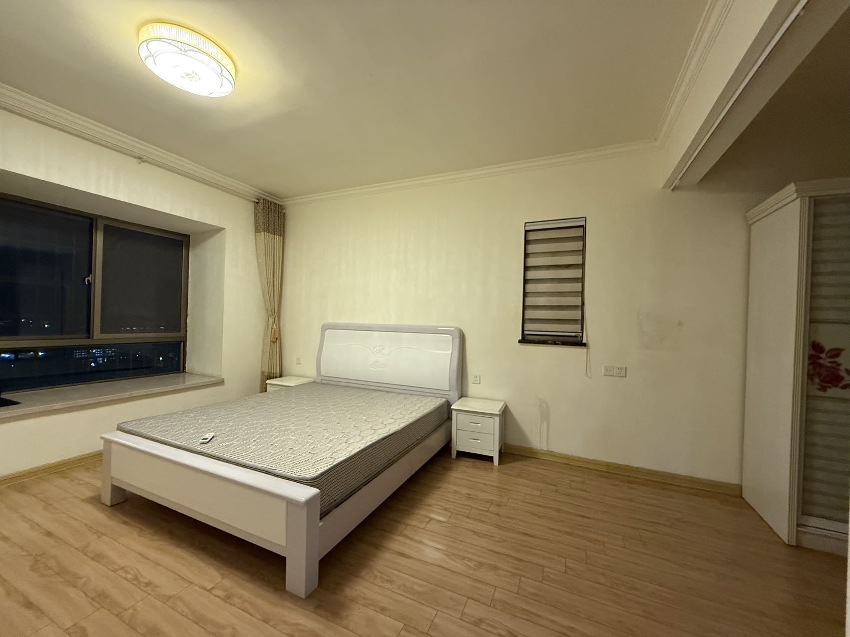 碧桂园 4室2厅2卫 1800.0元/月 碧桂园 4室2厅2卫 1800.0元/月室内图