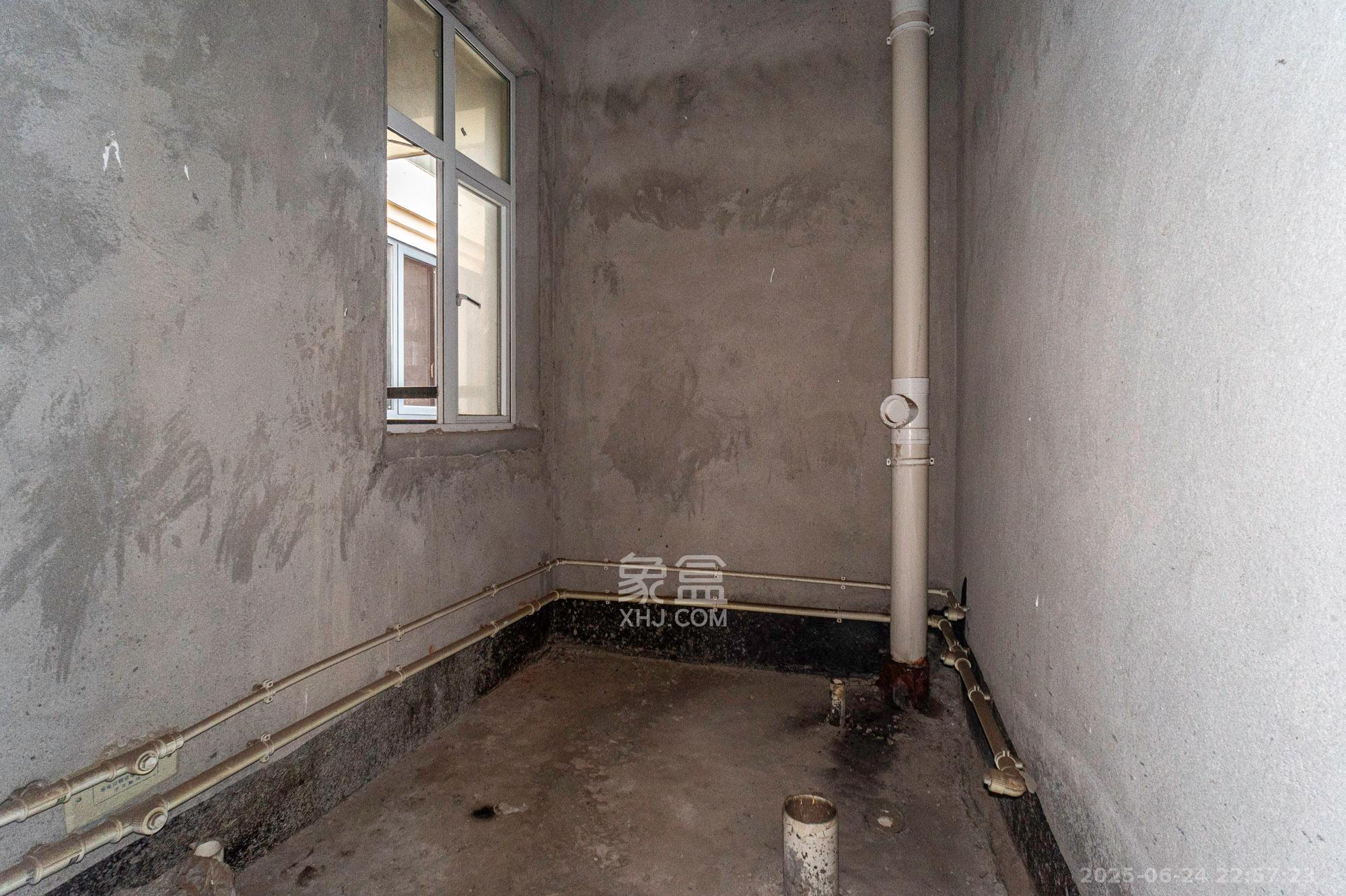 淞雅苑 3室2厅2卫 70.0万 淞雅苑 3室2厅2卫 70.0万卫生间