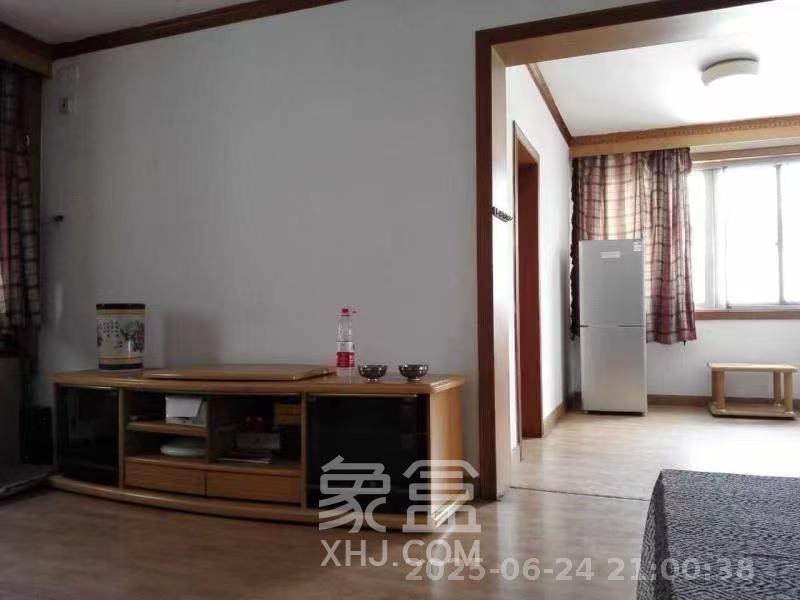 省政府机关二院 1室2厅1卫 3000.0元/月 省政府机关二院 1室2厅1卫 3000.0元/月室内图