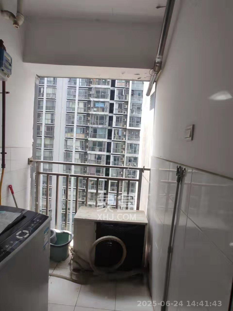 湘域中央  1室1厅1卫   2000.00元/月室内图