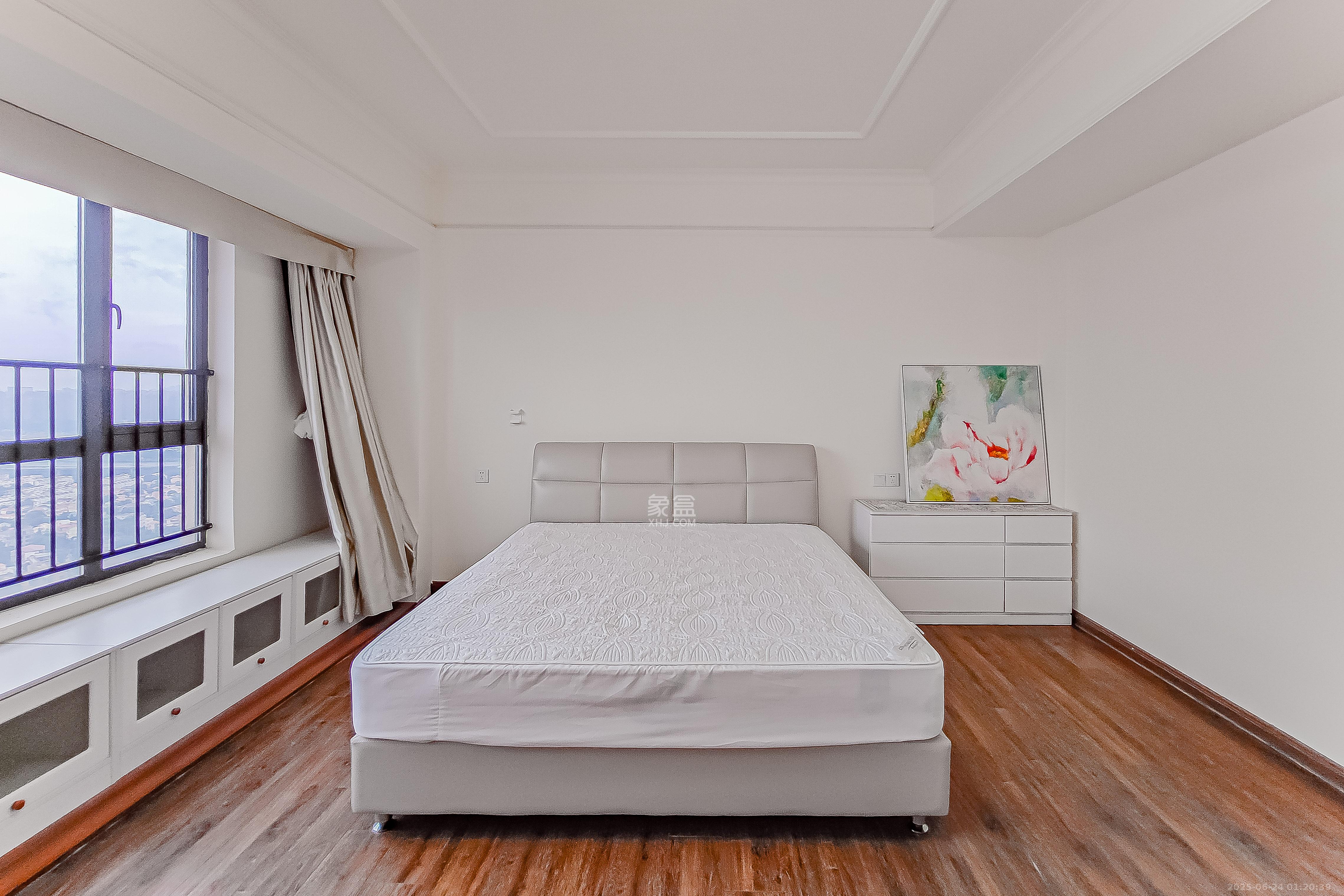 碧桂园威尼斯城 4室3厅3卫 260.0万 碧桂园威尼斯城 4室3厅3卫 260.0万卧室