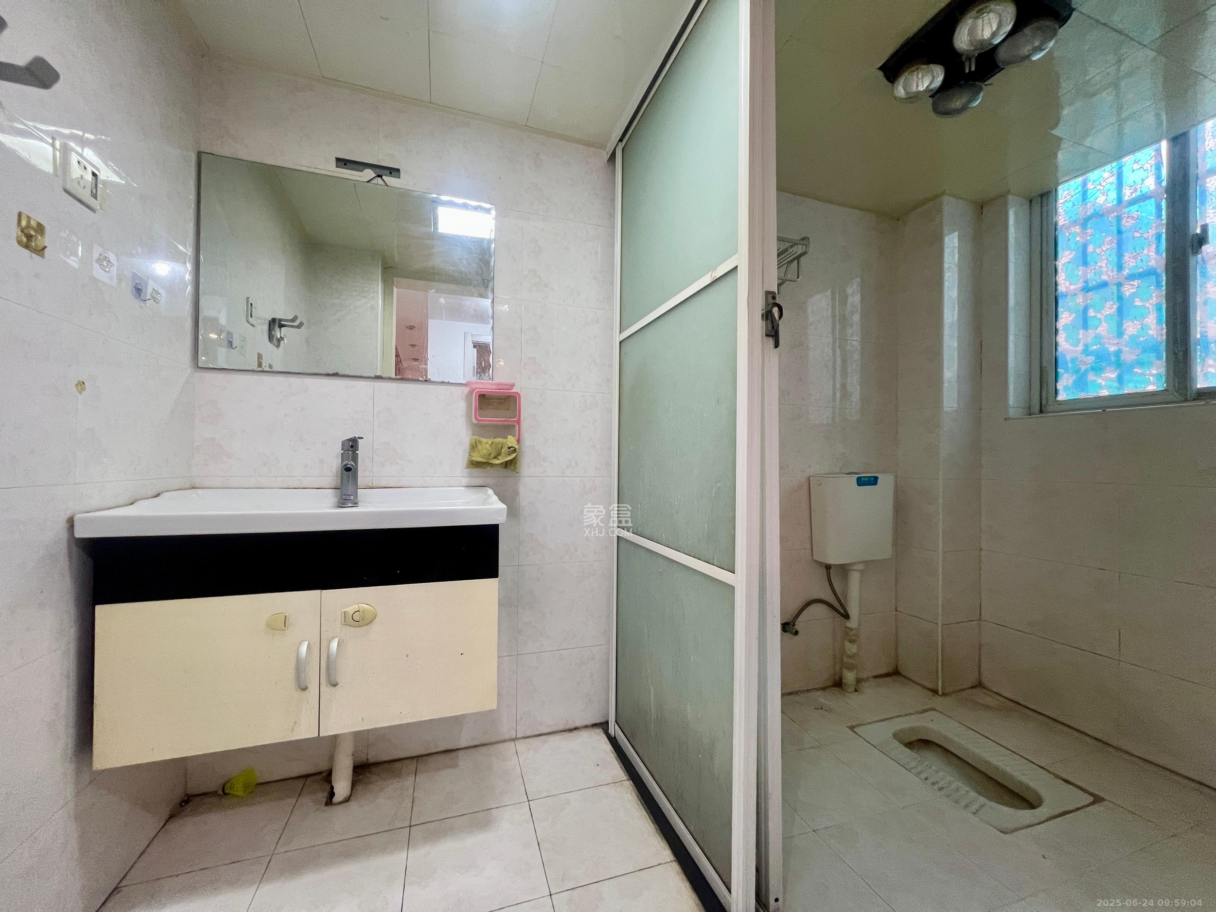 山水庭院  2室2厅1卫    1550.0元/月室内图