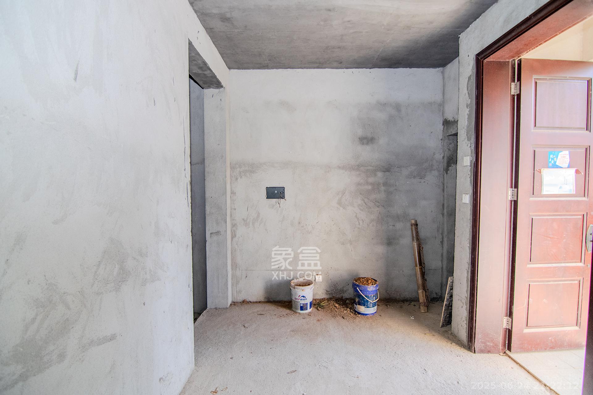 中粮北纬28°别墅  8室2厅6卫    1050.0万 中粮北纬28°别墅  8室2厅6卫    1050.0万其他