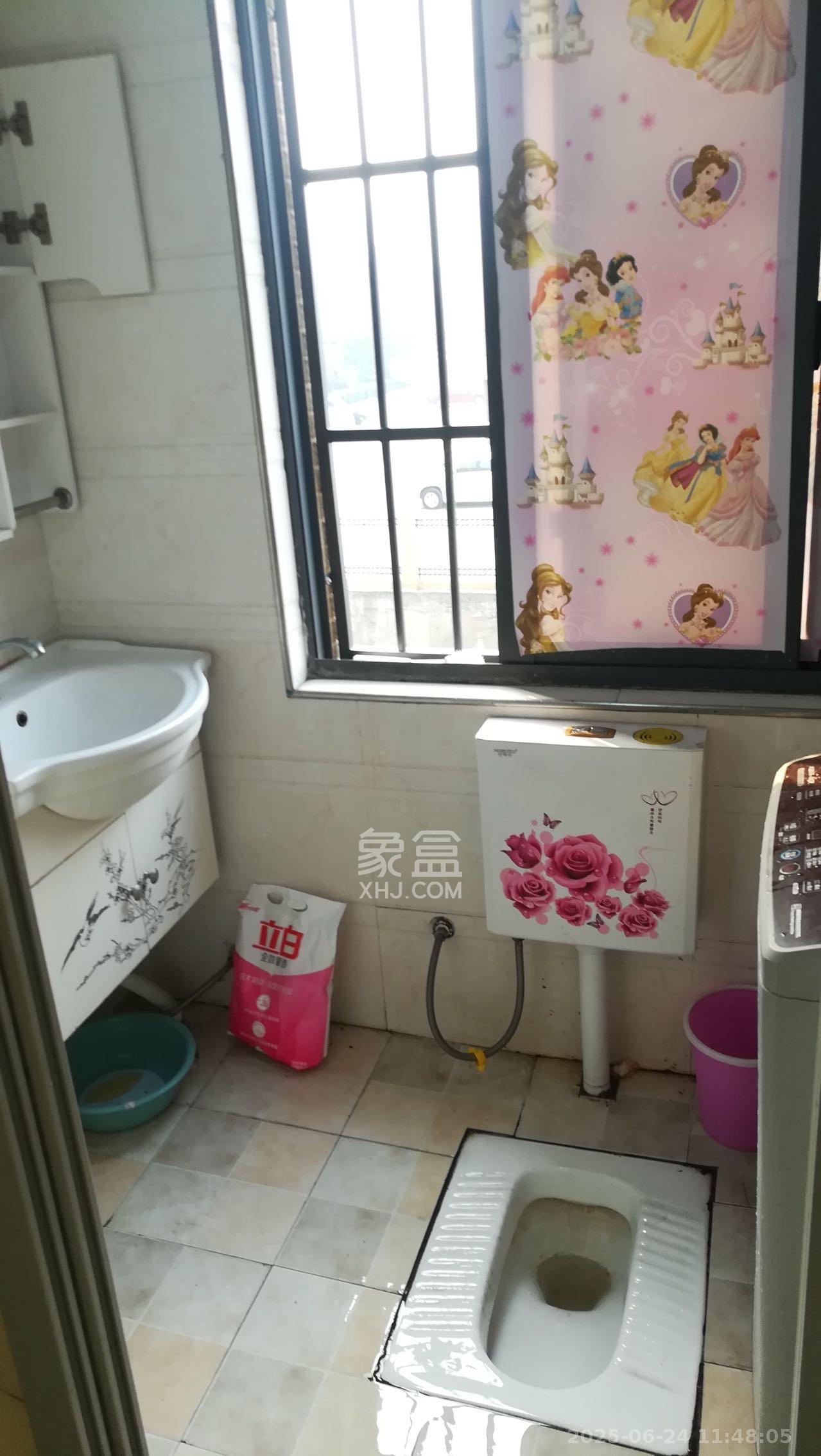 兴隆景苑 1室2厅1卫 1000.0元/月 兴隆景苑 1室2厅1卫 1000.0元/月室内图