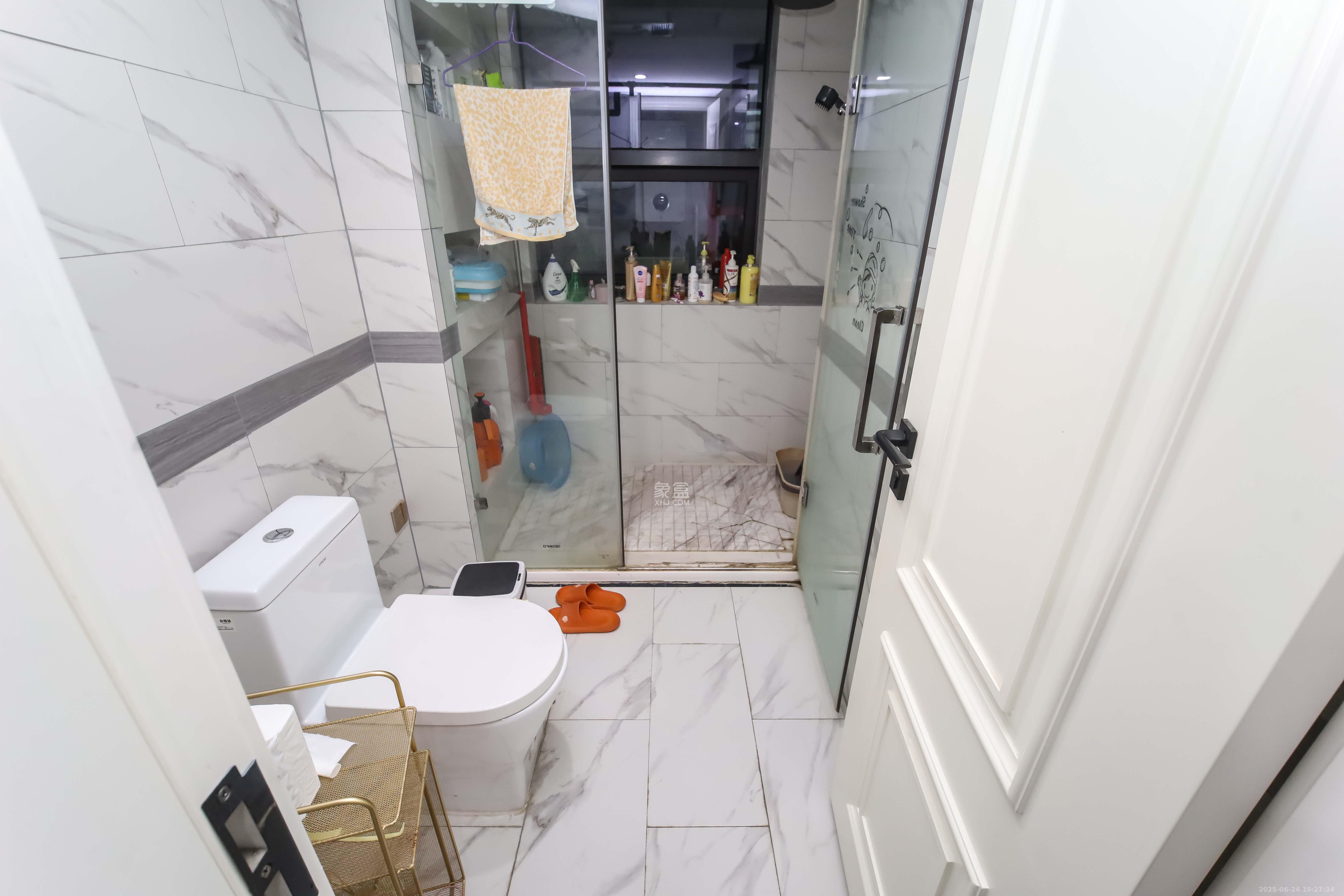 红橡华园(菲莎公馆)  2室2厅1卫    160.0万卫生间