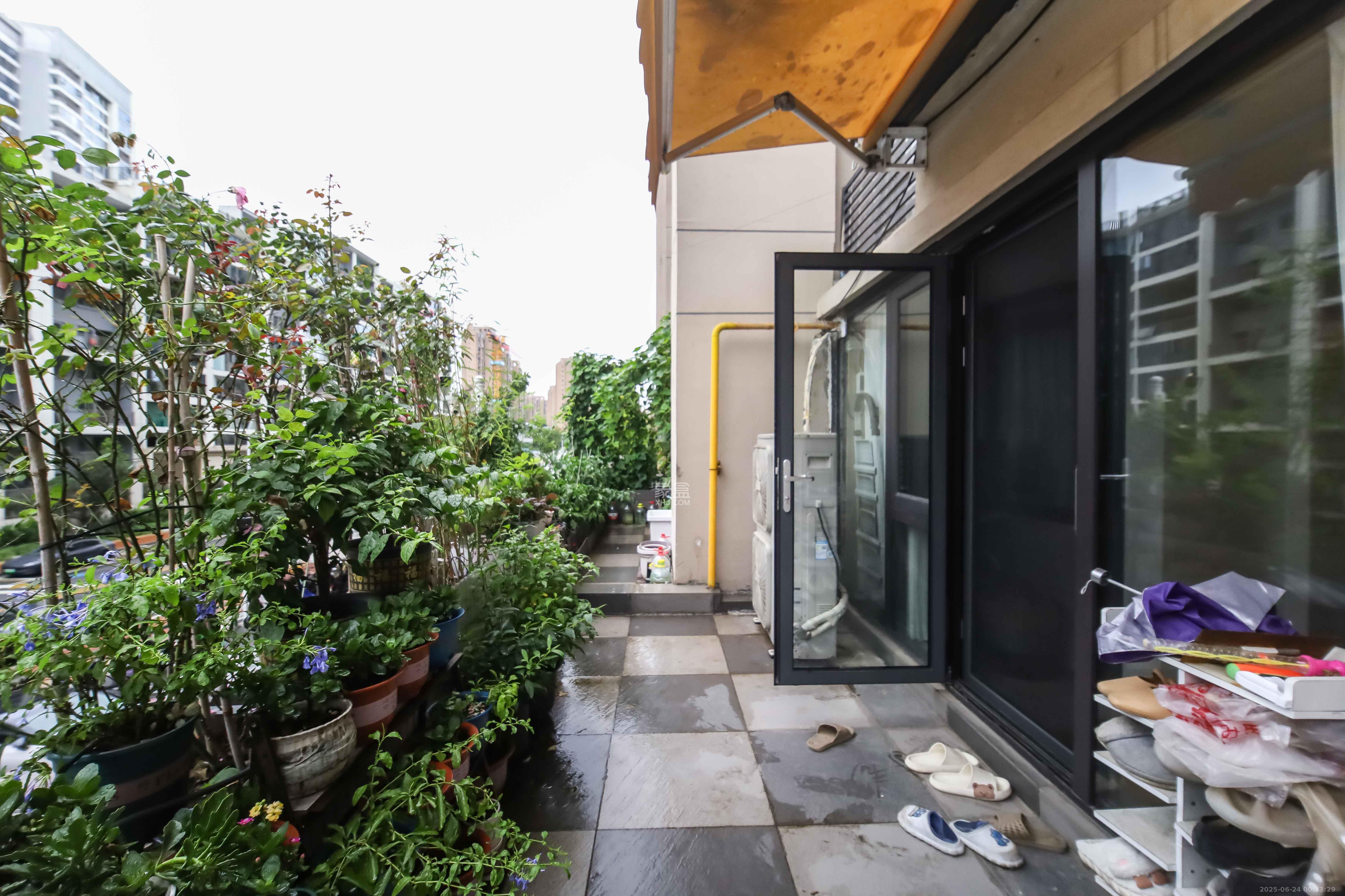 金茂建发观悦  4室2厅2卫   210.00万其他