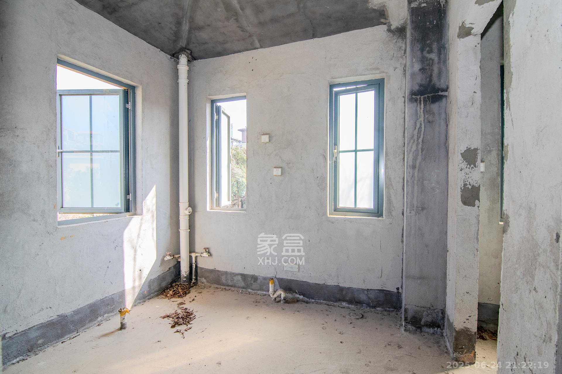 中粮北纬28°别墅  8室2厅6卫    1050.0万 中粮北纬28°别墅  8室2厅6卫    1050.0万卫生间