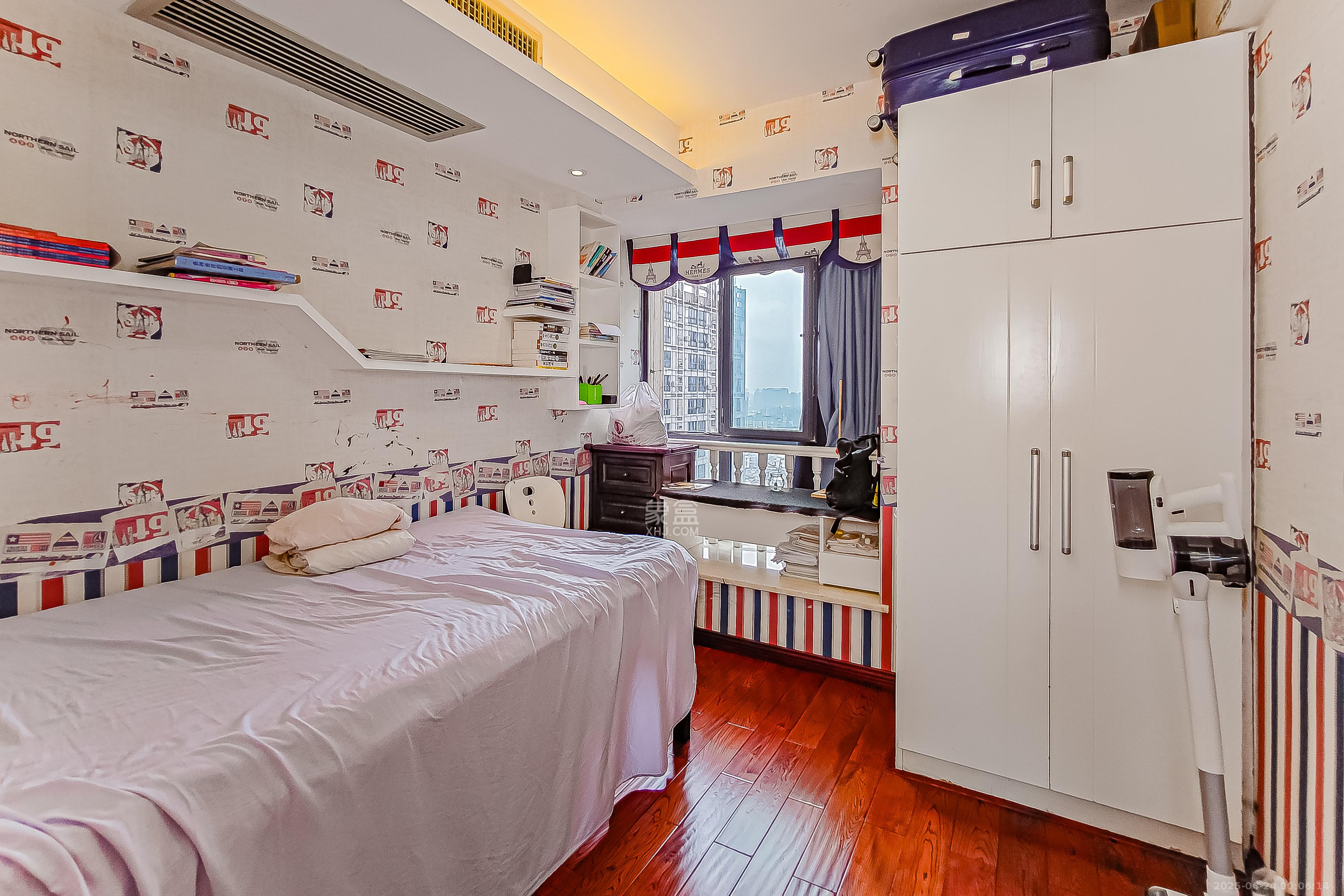 三万英尺 3室2厅2卫 142.0万 三万英尺 3室2厅2卫 142.0万卧室