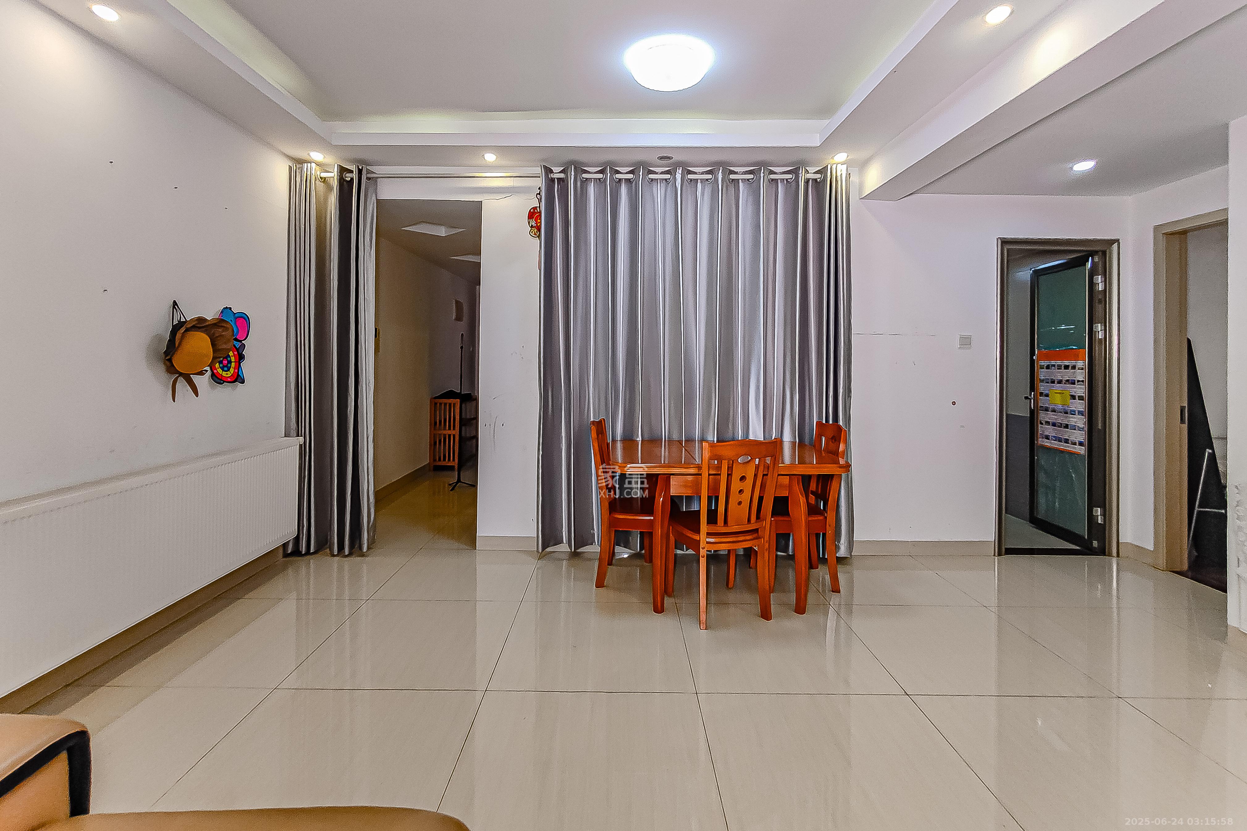 华润凤凰城二期 3室2厅1卫 66.8万 华润凤凰城二期 3室2厅1卫 66.8万客厅