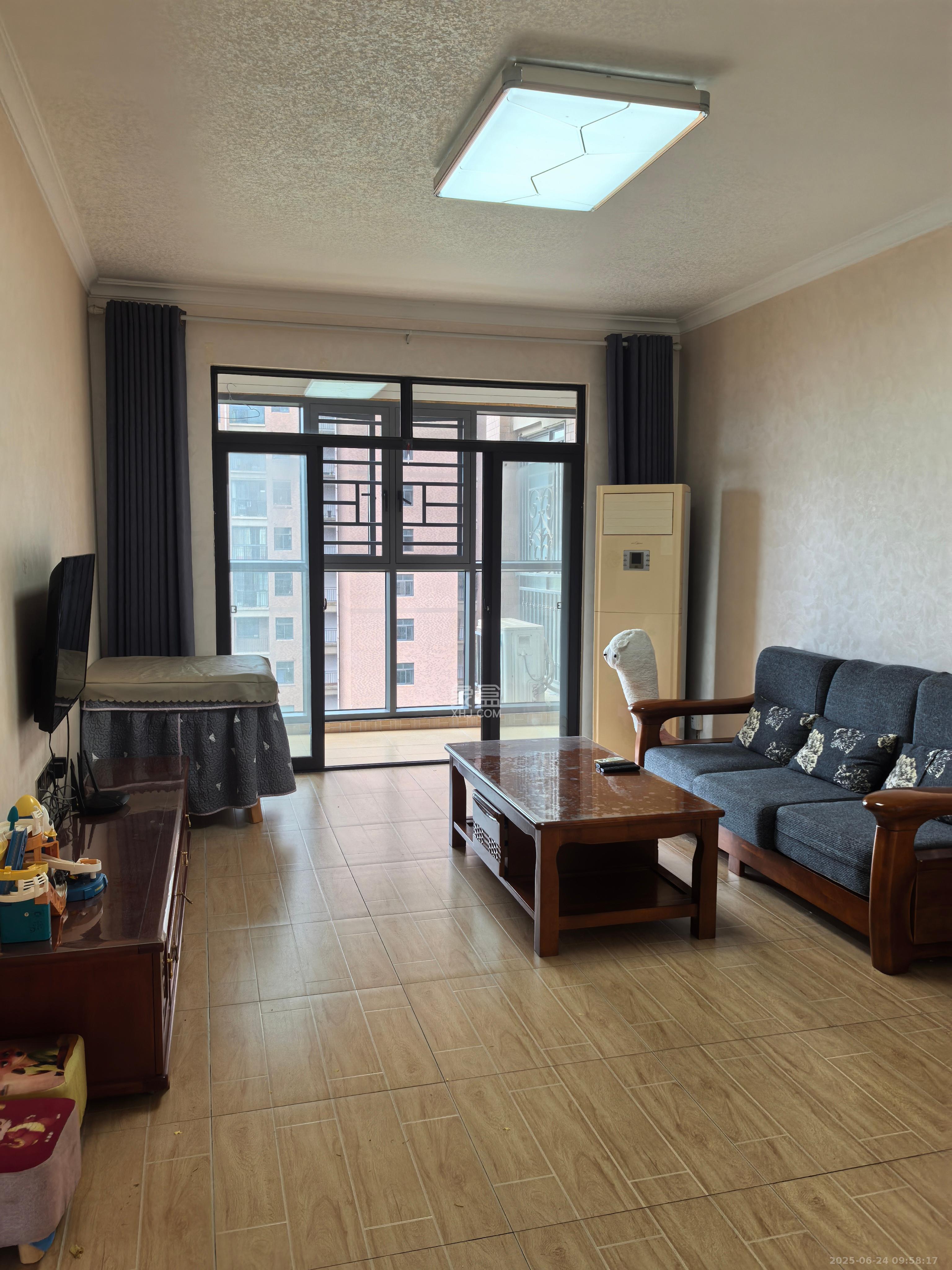 康桥长郡 3室2厅2卫 1800.0元/月 康桥长郡 3室2厅2卫 1800.0元/月室内图