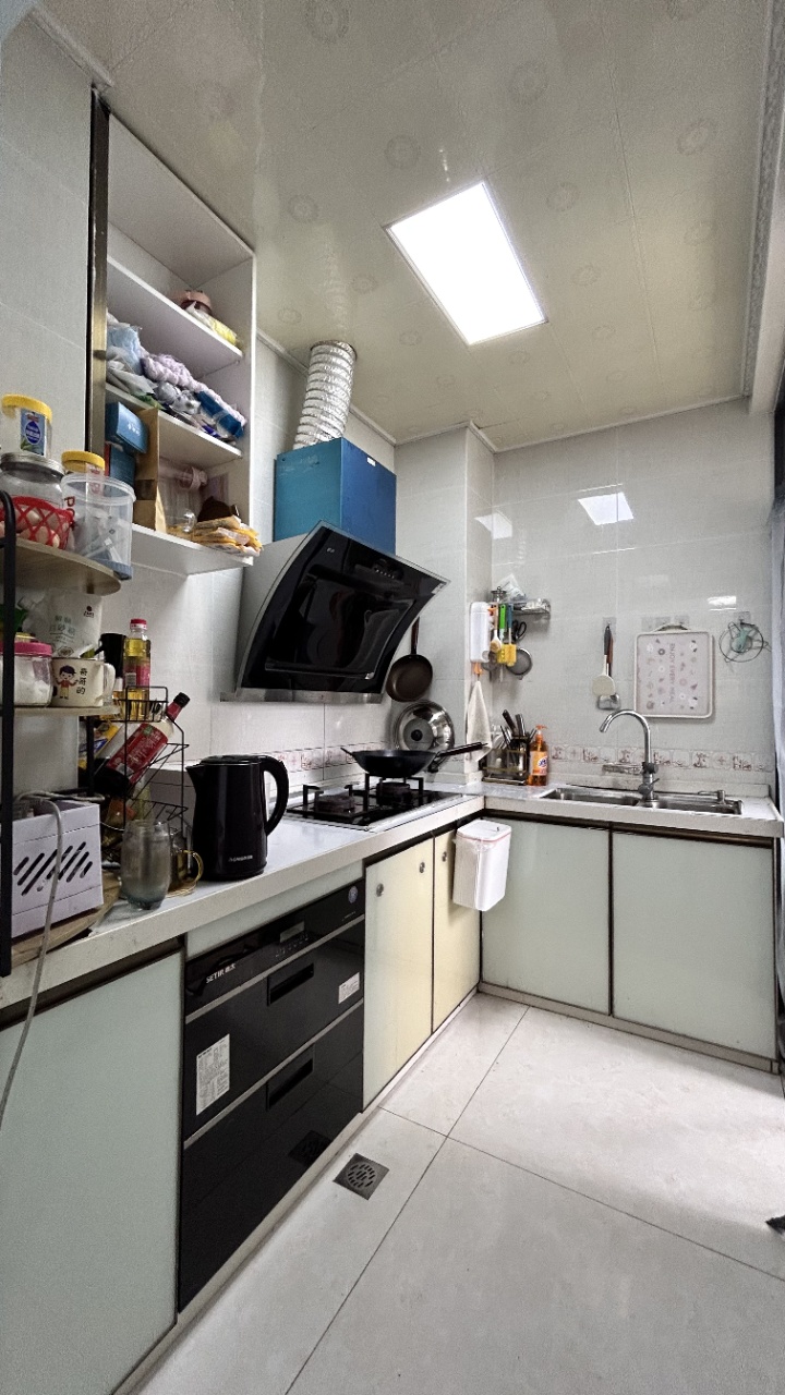 东林小区 1室1厅1卫 83.0万 东林小区 1室1厅1卫 83.0万客厅