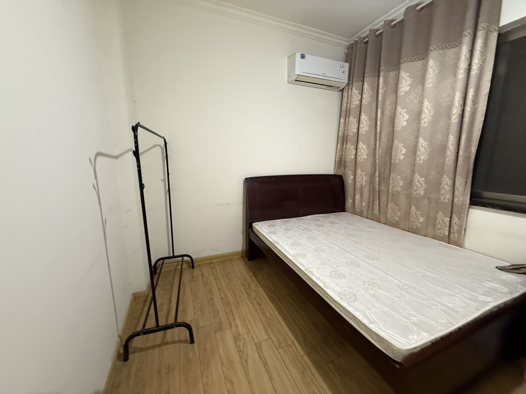 碧桂园 4室2厅2卫 1800.0元/月 碧桂园 4室2厅2卫 1800.0元/月室内图