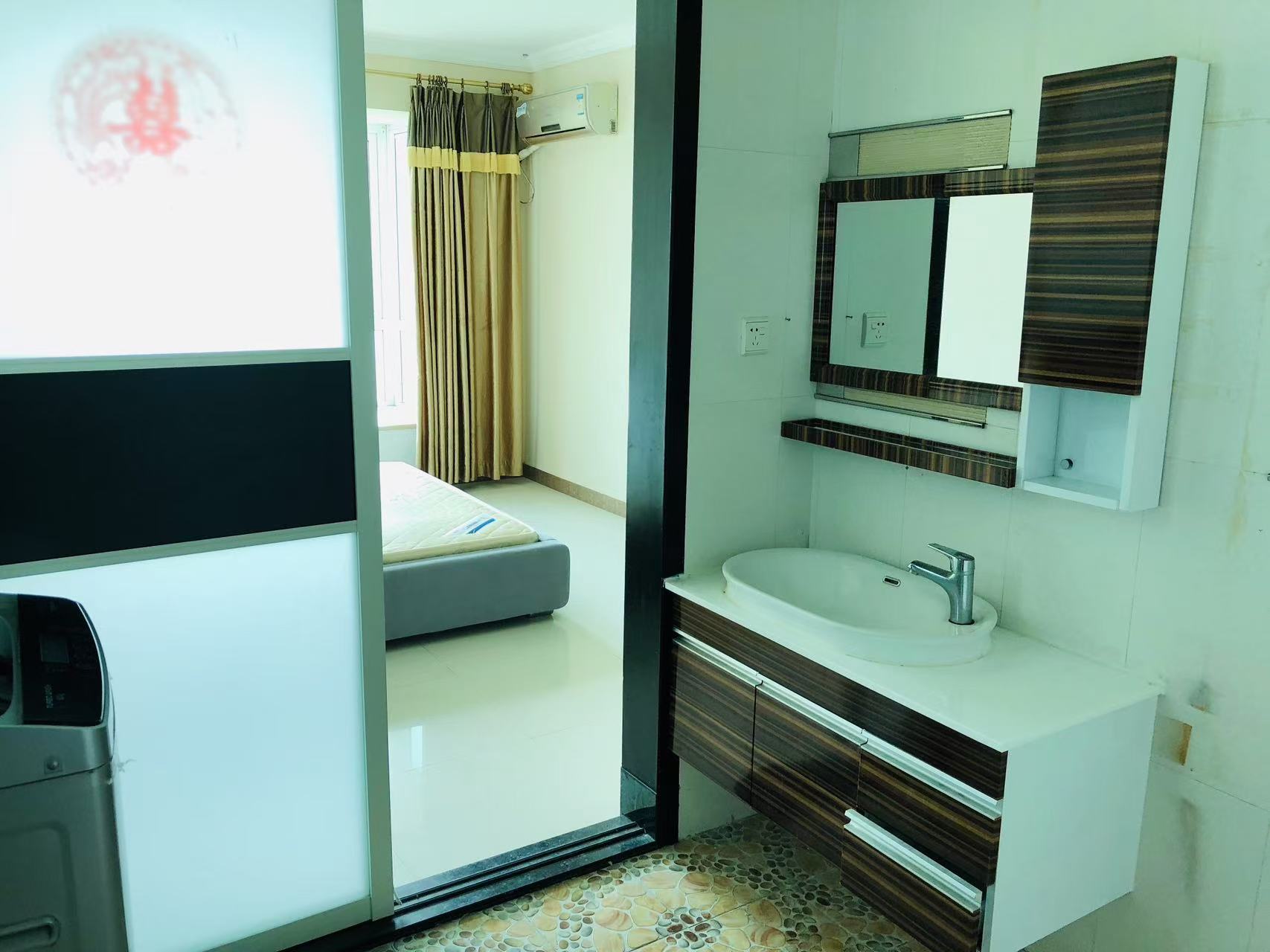 京江广场  3室2厅1卫    3000.0元/月 京江广场  3室2厅1卫    3000.0元/月室内图