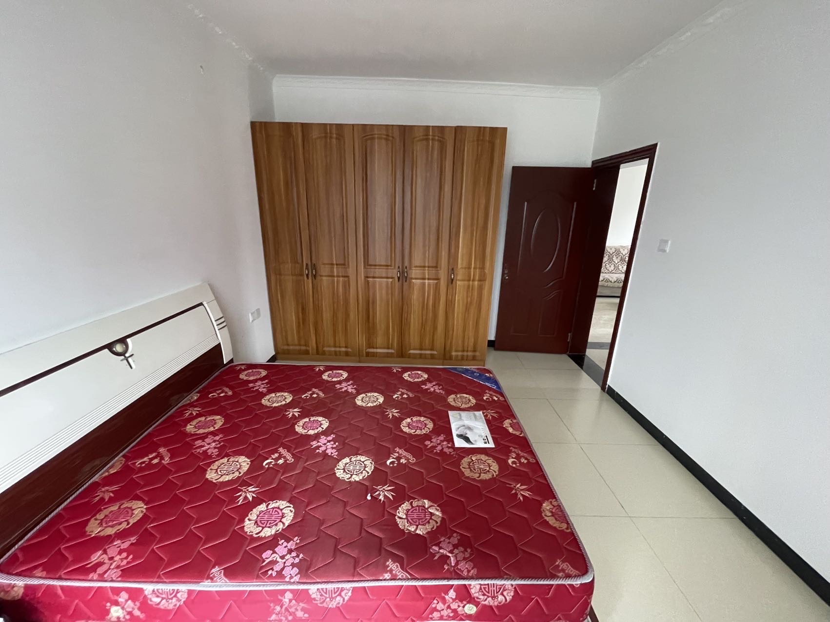 逸臣中央 2室2厅1卫 1680.0元/月 逸臣中央 2室2厅1卫 1680.0元/月室内图