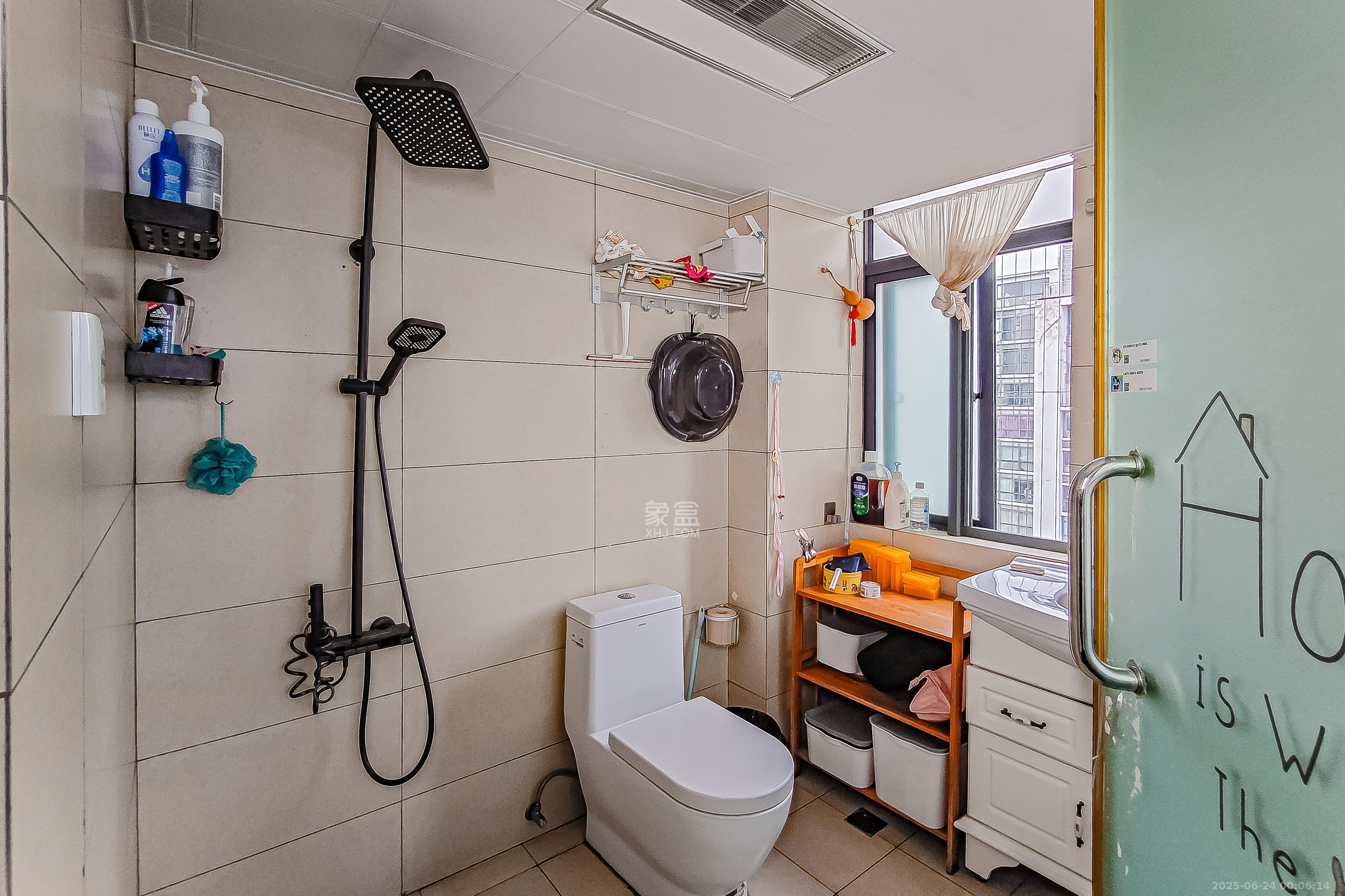 三万英尺 3室2厅2卫 142.0万 三万英尺 3室2厅2卫 142.0万卫生间