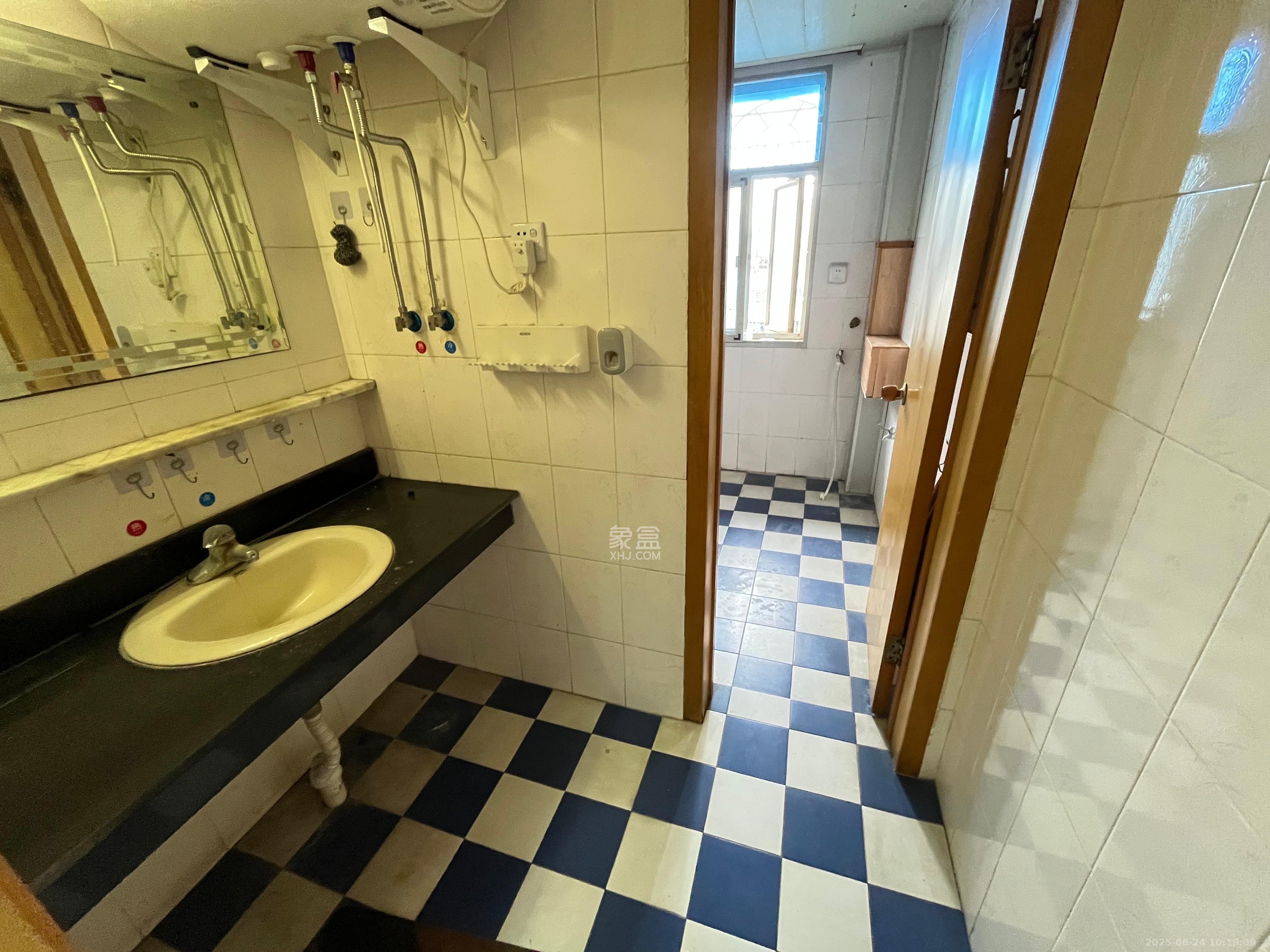 鸿园小区 3室2厅1卫 2000.0元/月 鸿园小区 3室2厅1卫 2000.0元/月室内图