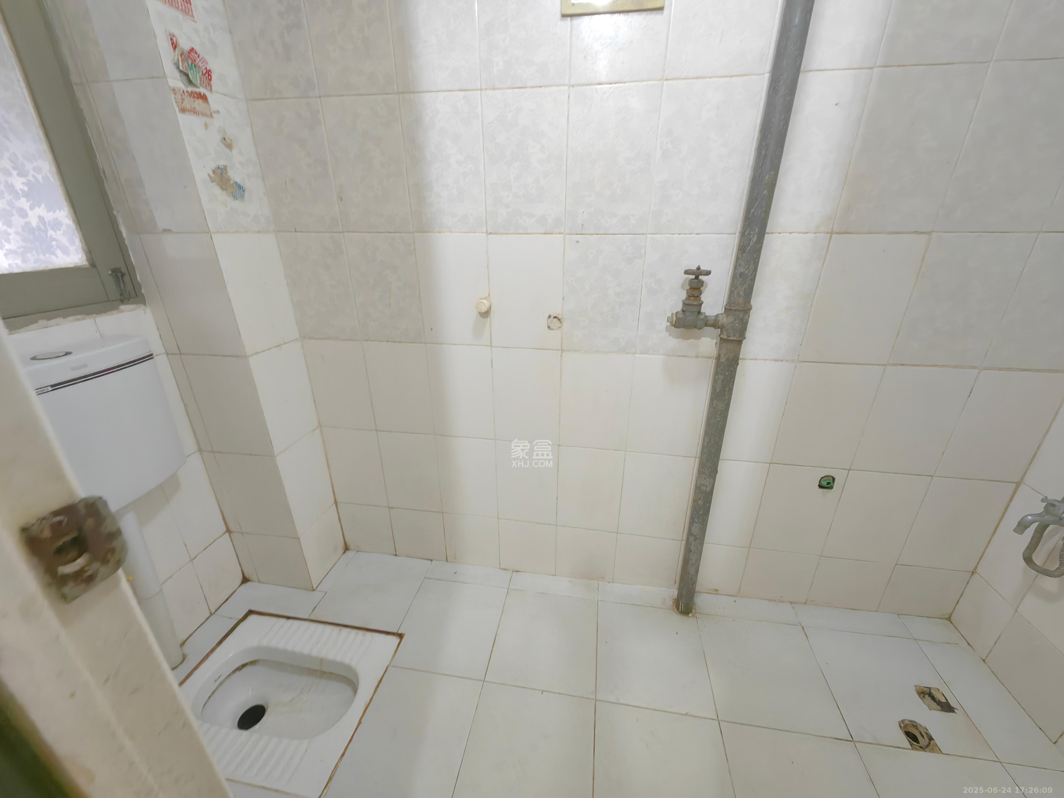 人民东路、人民中路散盘 3室1厅1卫 1700.0元/月 人民东路、人民中路散盘 3室1厅1卫 1700.0元/月室内图