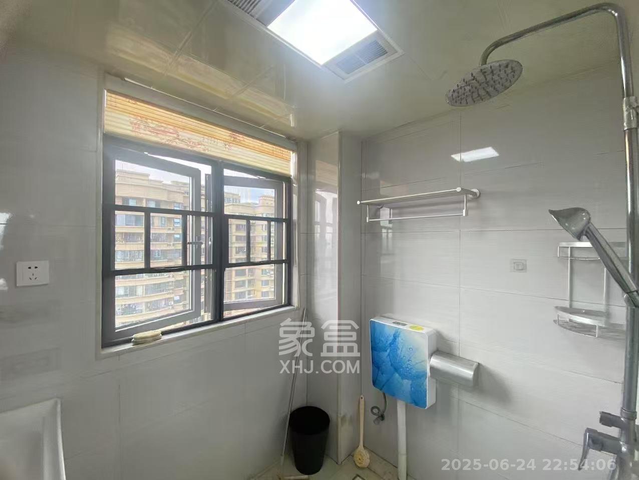 嘉雨兴园  2室1厅1卫   2800.00元/月室内图