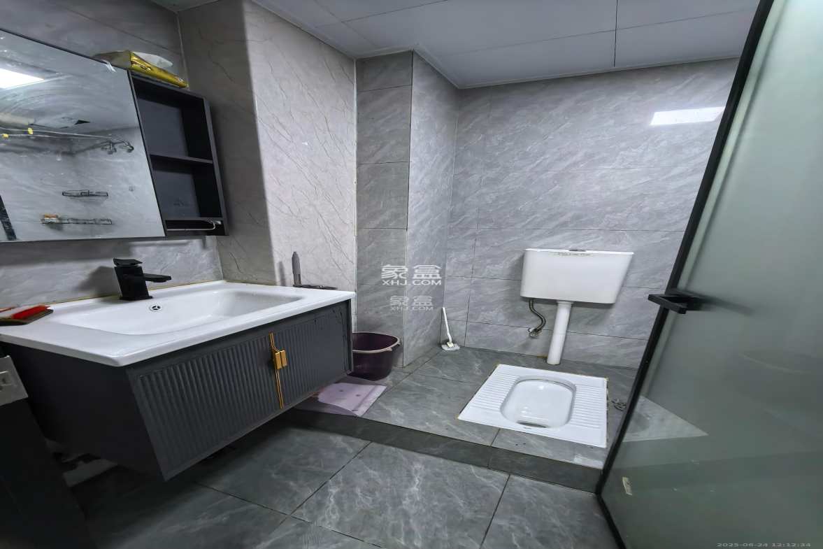 名富公寓 1室1厅1卫 1700.0元/月 名富公寓 1室1厅1卫 1700.0元/月室内图