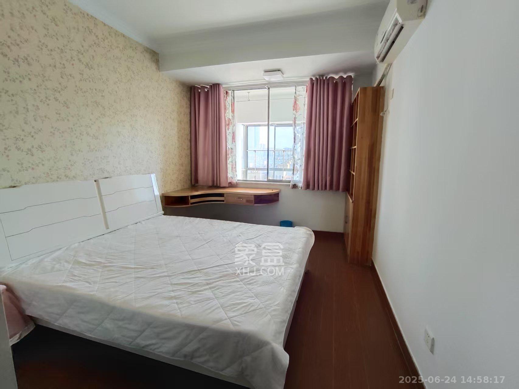 中城丽景香山园  3室2厅1卫   3200.00元/月室内图