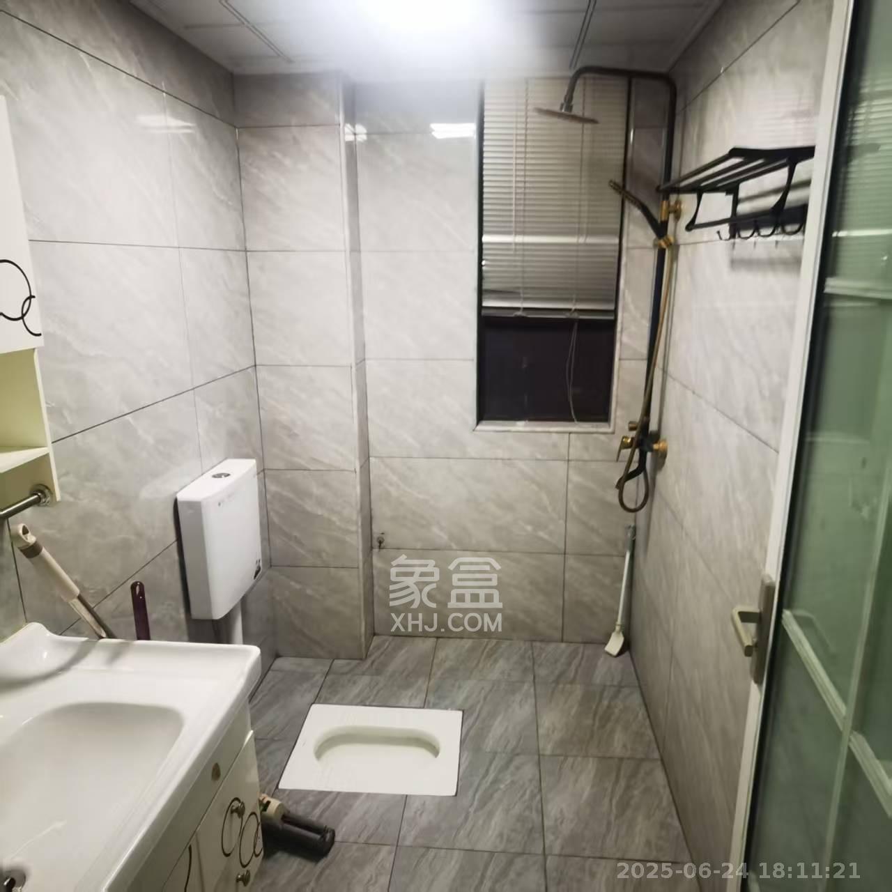 卓越浅水湾  3室2厅2卫   2600.00元/月室内图