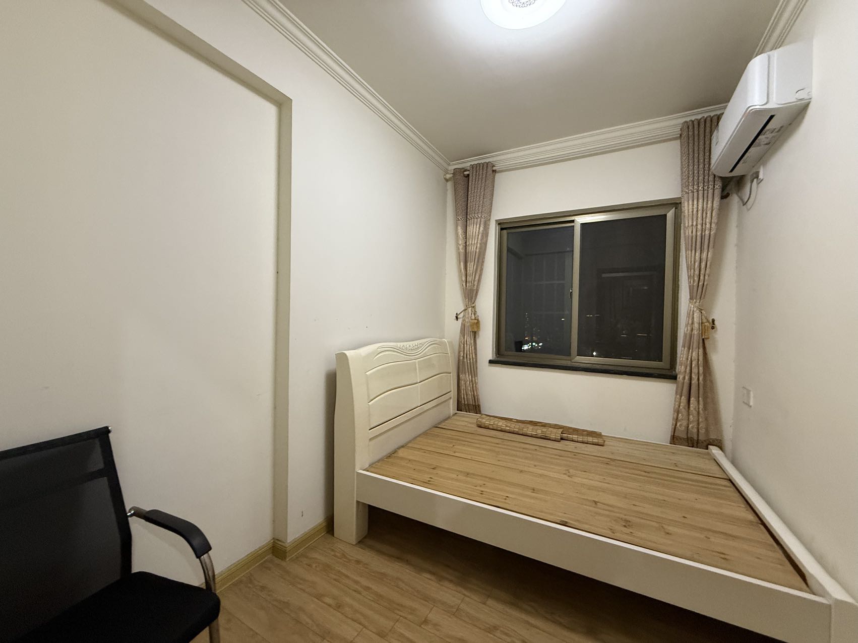 碧桂园 4室2厅2卫 1800.0元/月 碧桂园 4室2厅2卫 1800.0元/月室内图