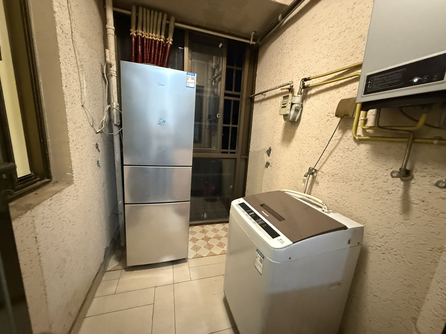 碧桂园 4室2厅2卫 1800.0元/月 碧桂园 4室2厅2卫 1800.0元/月室内图