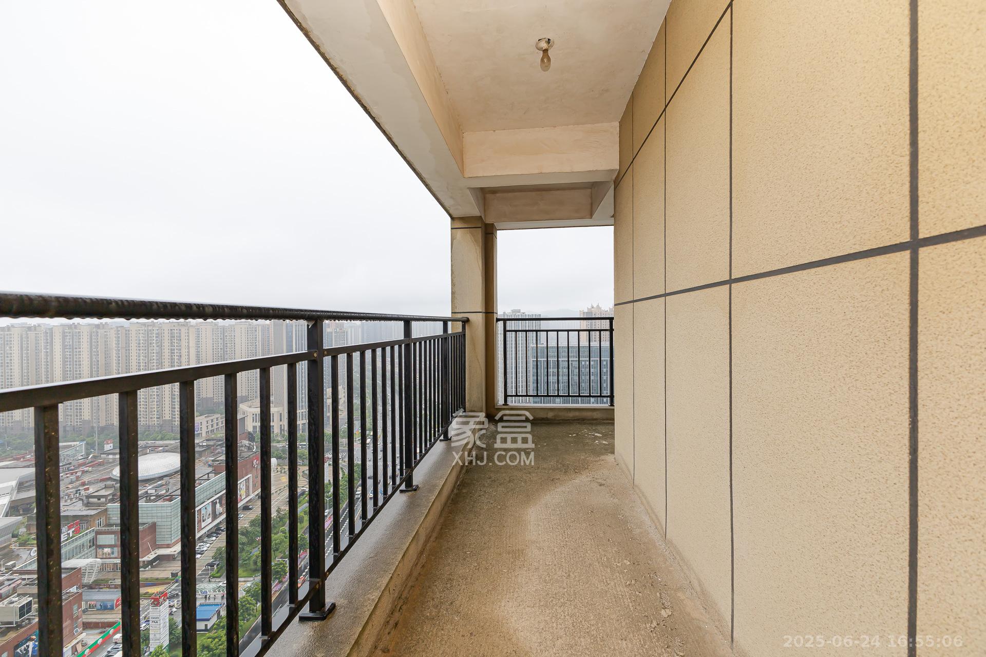 长高圆梦佳苑  4室2厅2卫    118.0万 长高圆梦佳苑  4室2厅2卫    118.0万阳台