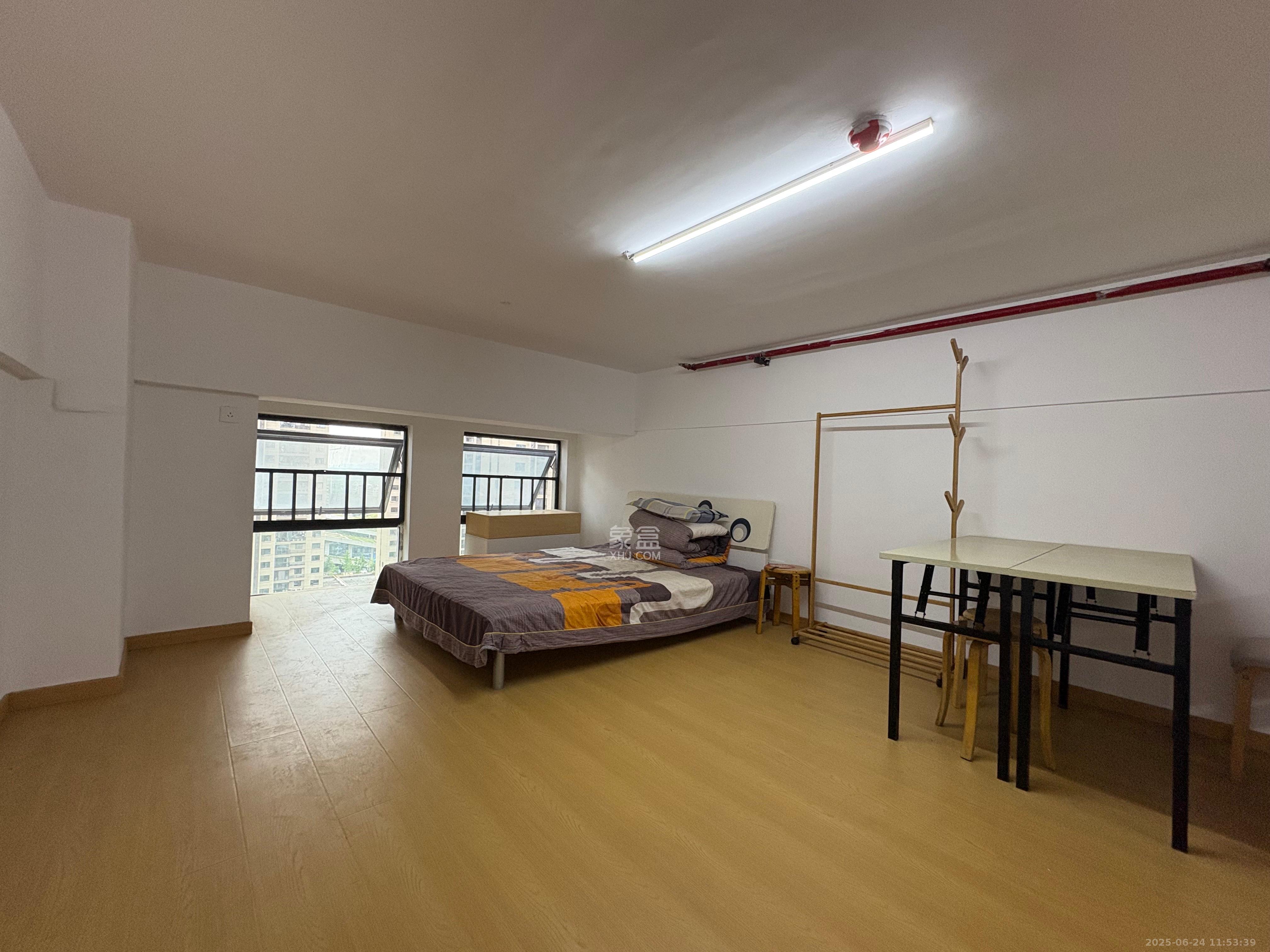 华润置地广场二期 1室1厅1卫 1600.0元/月 华润置地广场二期 1室1厅1卫 1600.0元/月室内图