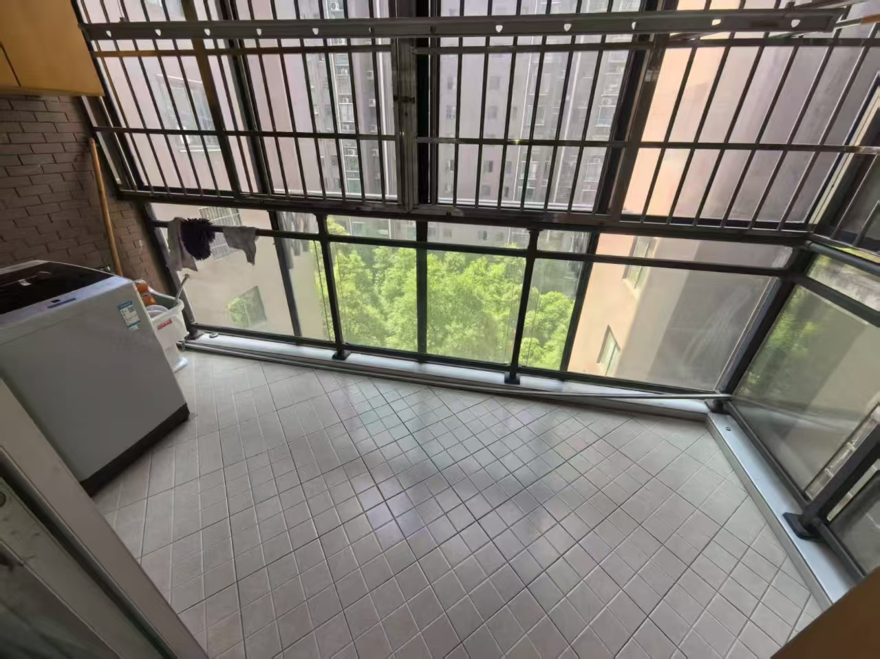 旺佳华府 4室2厅2卫 1600.0元/月 旺佳华府 4室2厅2卫 1600.0元/月室内图