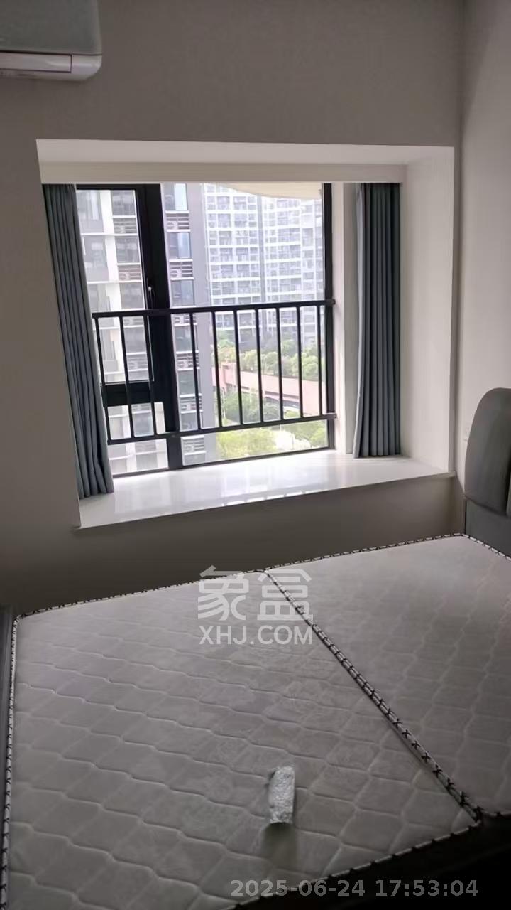 滨江府1913  4室2厅1卫   4500.00元/月室内图