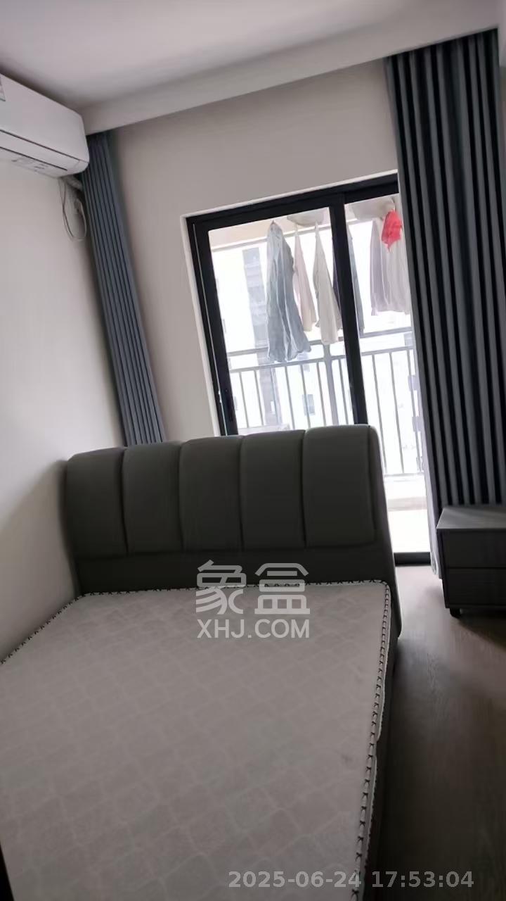滨江府1913  4室2厅1卫   4500.00元/月室内图