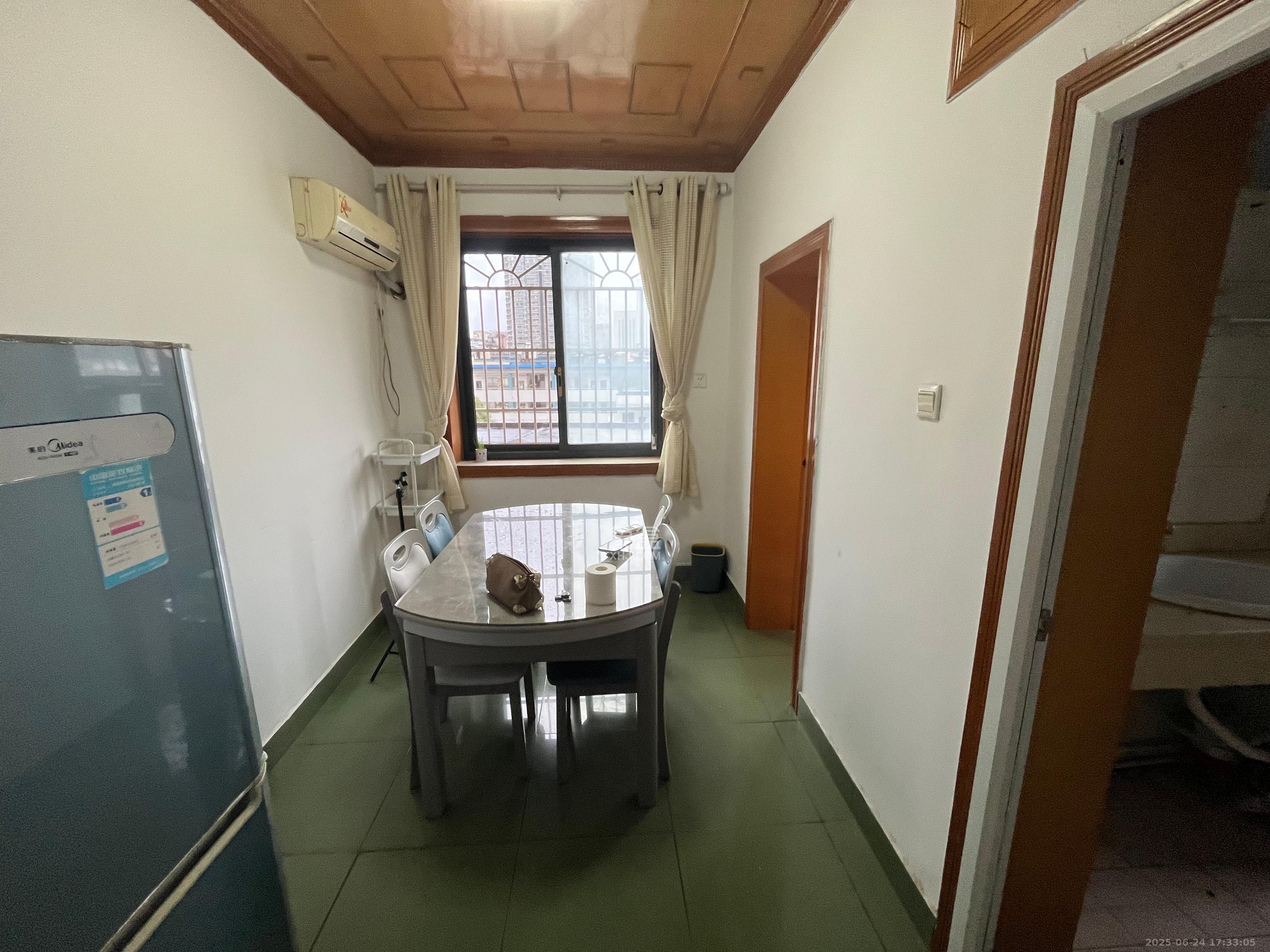 省烟曹家坡宿舍 2室2厅1卫 1700.0元/月 省烟曹家坡宿舍 2室2厅1卫 1700.0元/月室内图