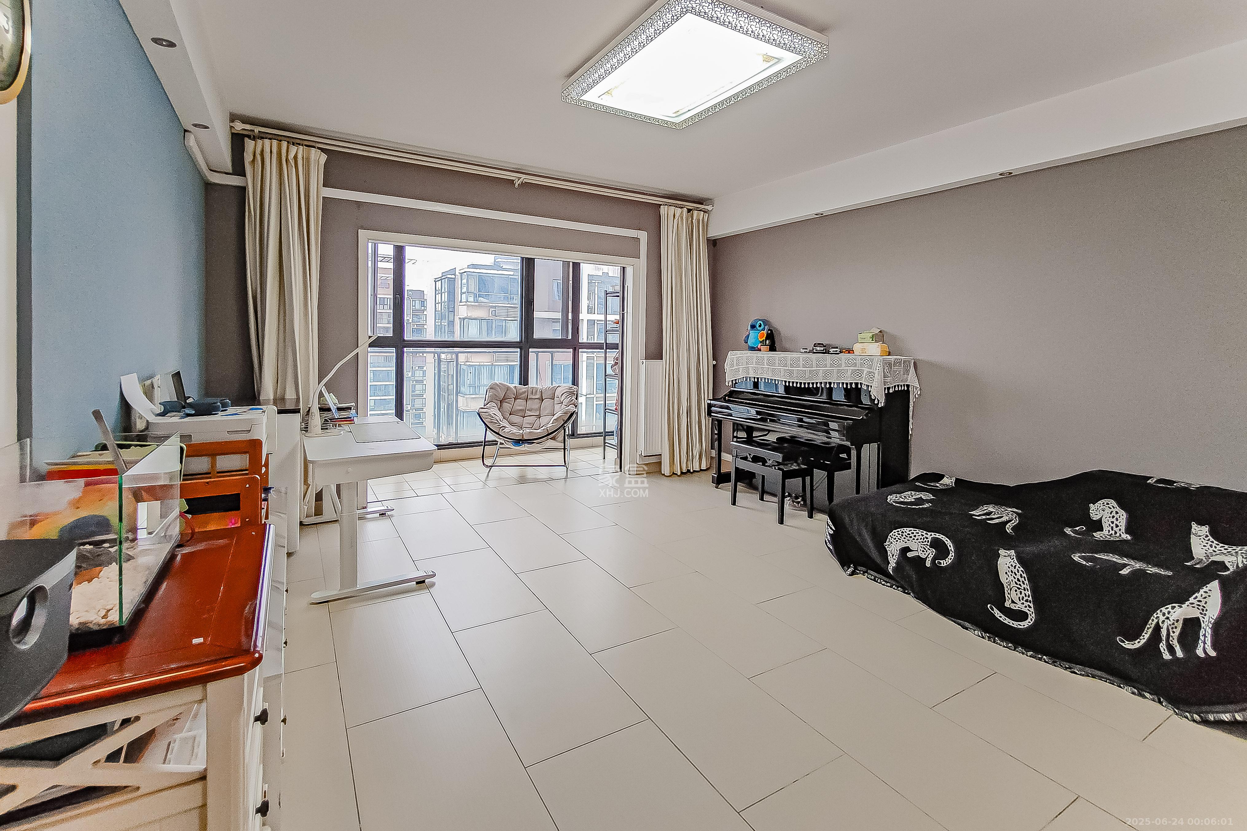 三万英尺 3室2厅2卫 142.0万 三万英尺 3室2厅2卫 142.0万客厅