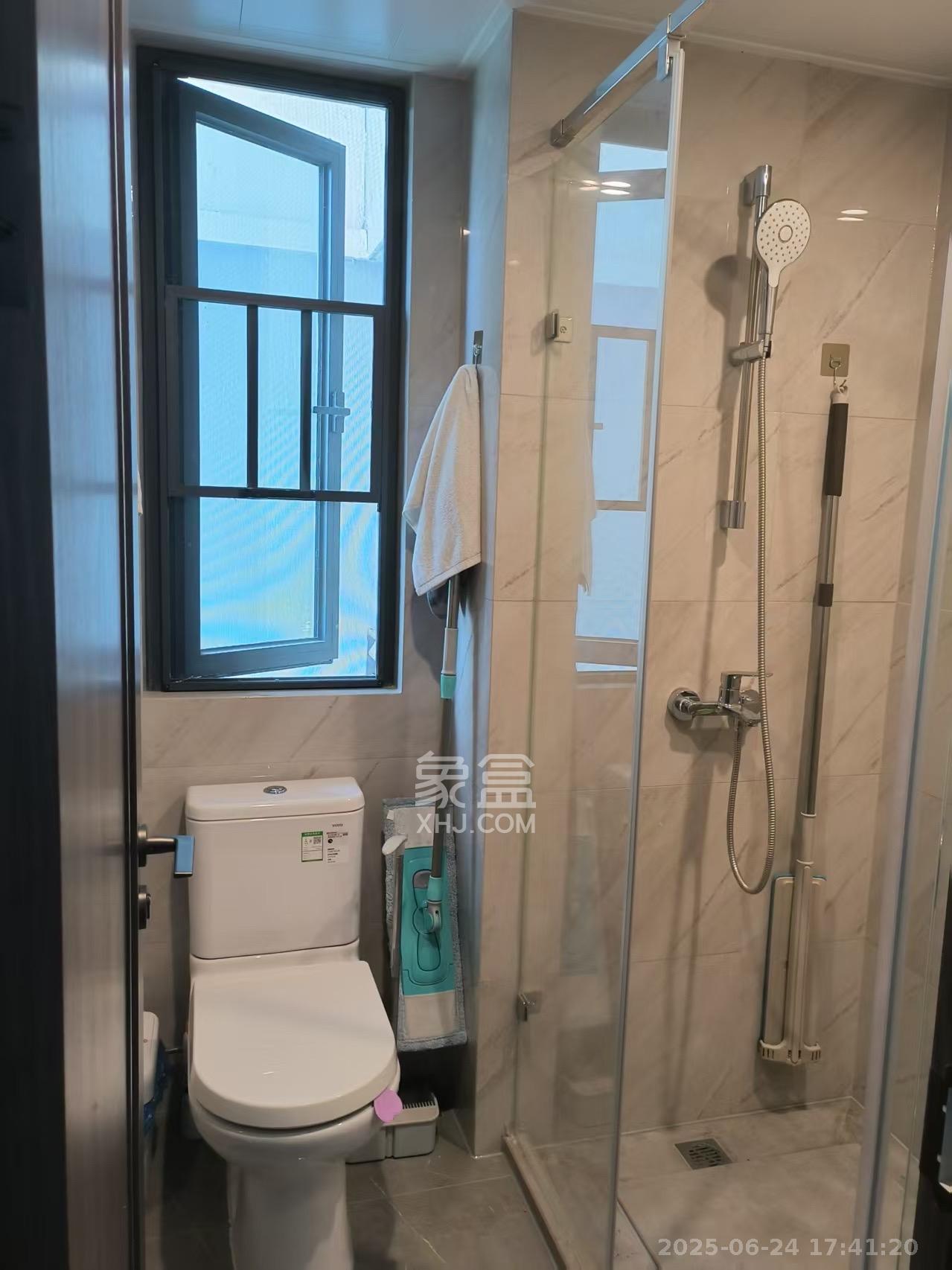 龙湖翠湖壹号  3室2厅2卫   2680.00元/月室内图