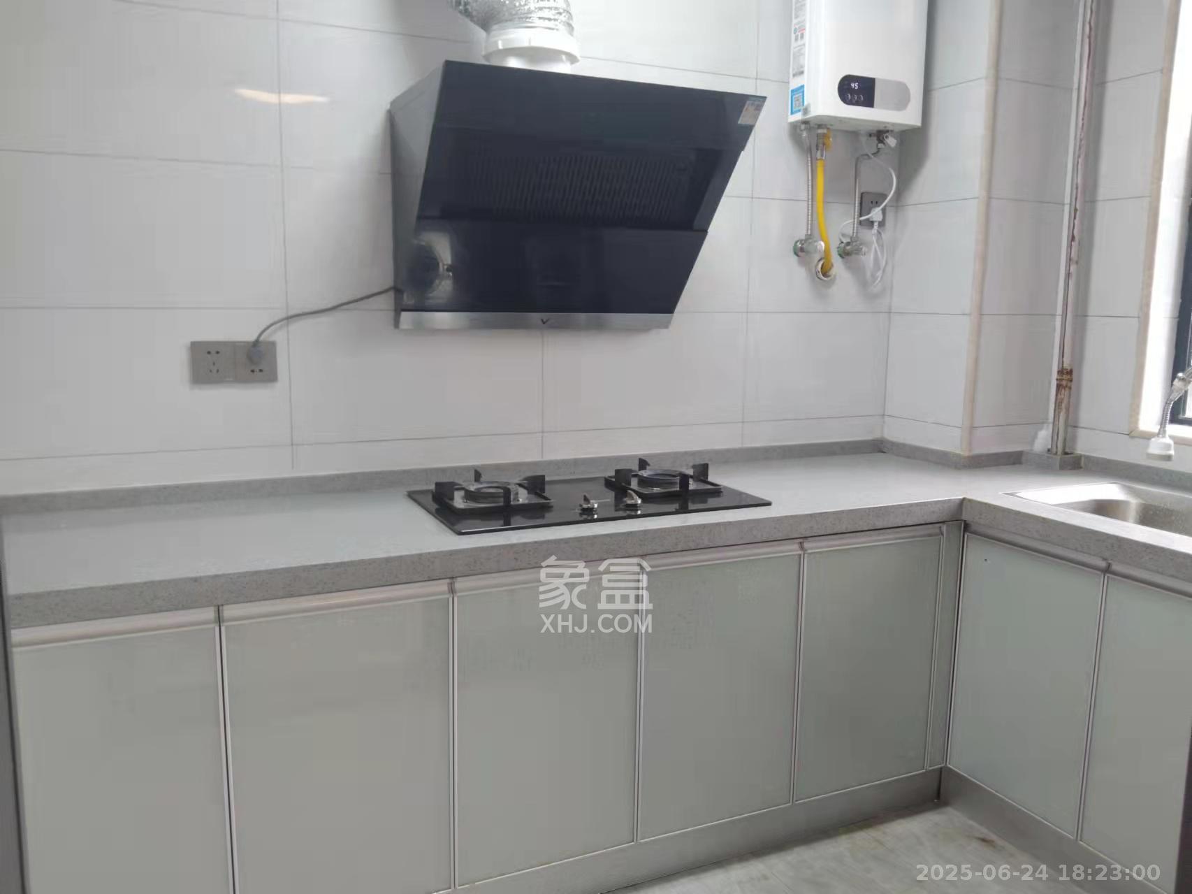 恒生碧水龙庭  3室2厅2卫   2500.00元/月室内图