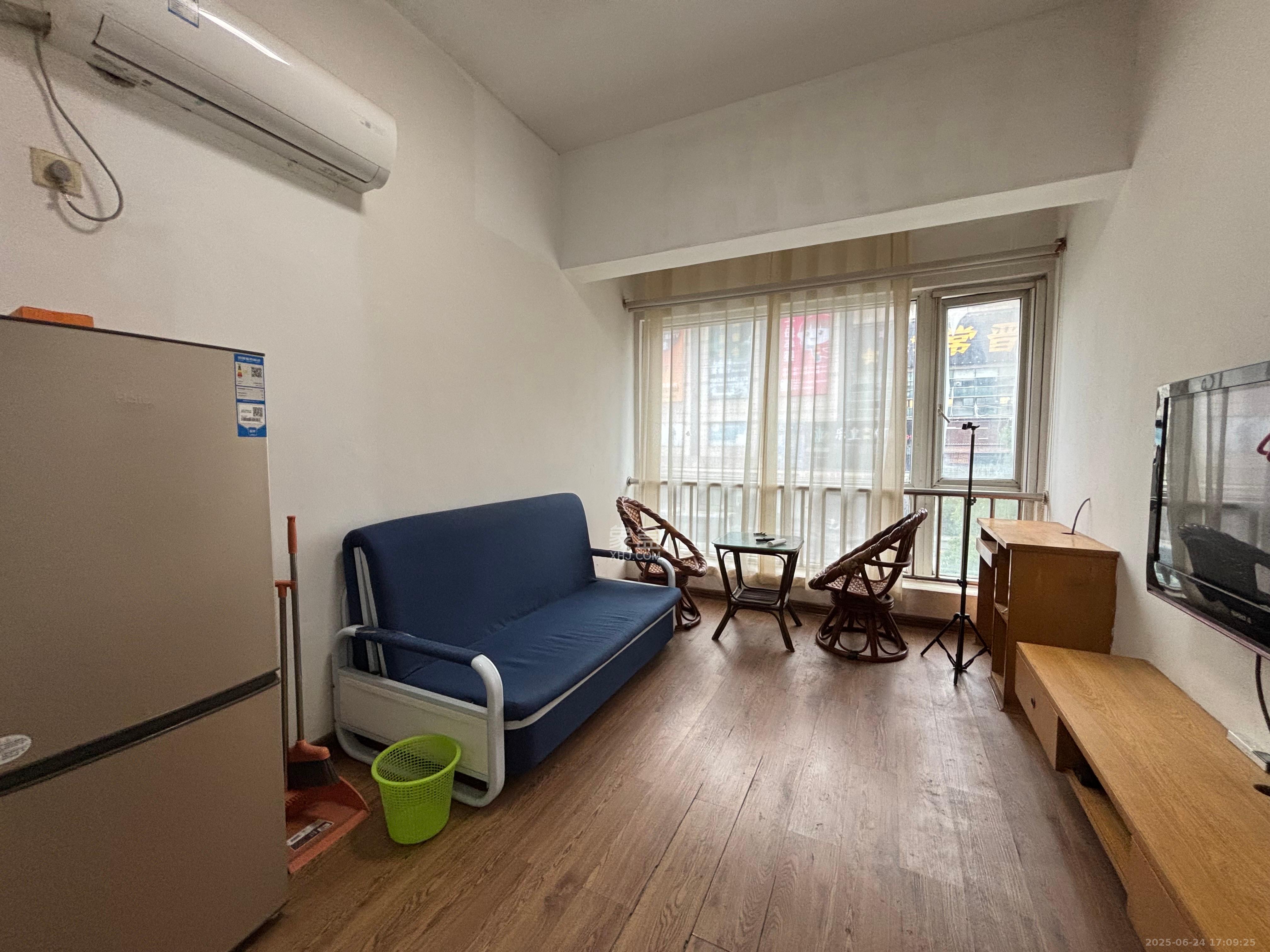 未来城科学家园 1室1厅1卫 1500.0元/月 未来城科学家园 1室1厅1卫 1500.0元/月室内图